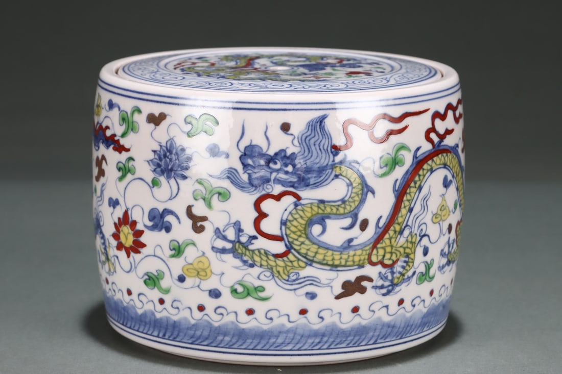 An Exquisite Doucai Lotus Pattern Dragon Pattern Jar - 5