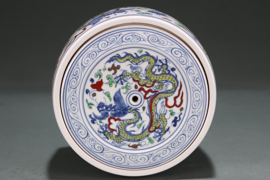 An Exquisite Doucai Lotus Pattern Dragon Pattern Jar - 6