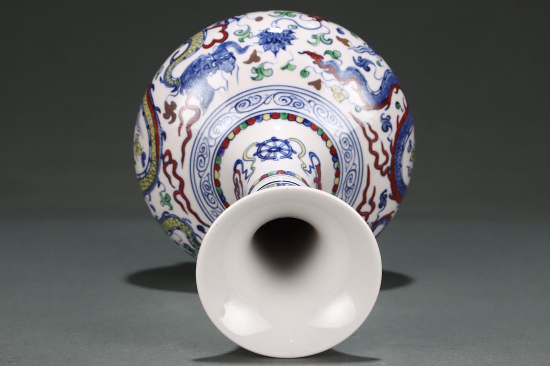 An Exquisite Doucai Lotus Pattern Dragon Pattern Vase - 7
