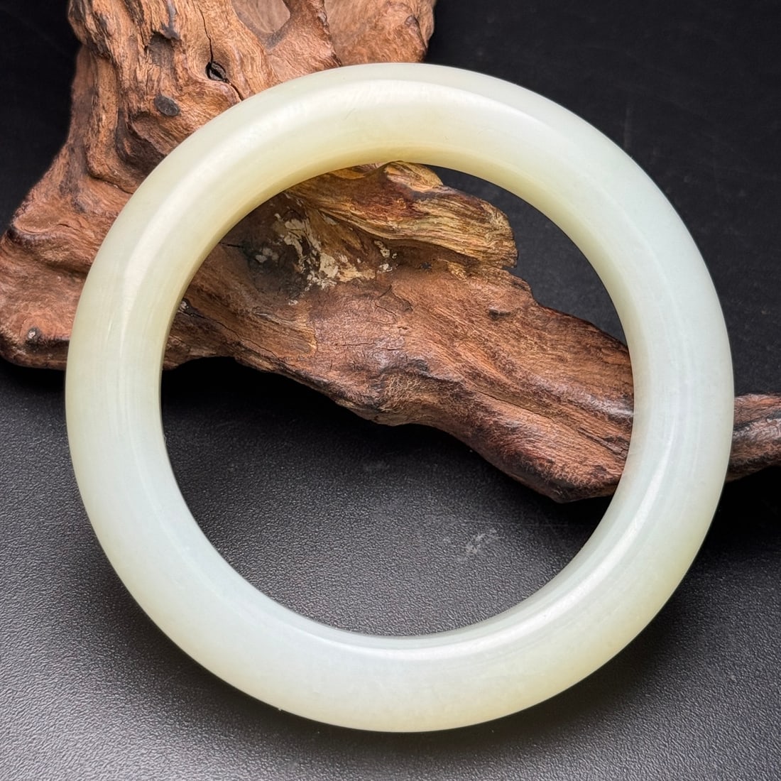 An Exquisite White Jade Bracelets - 2