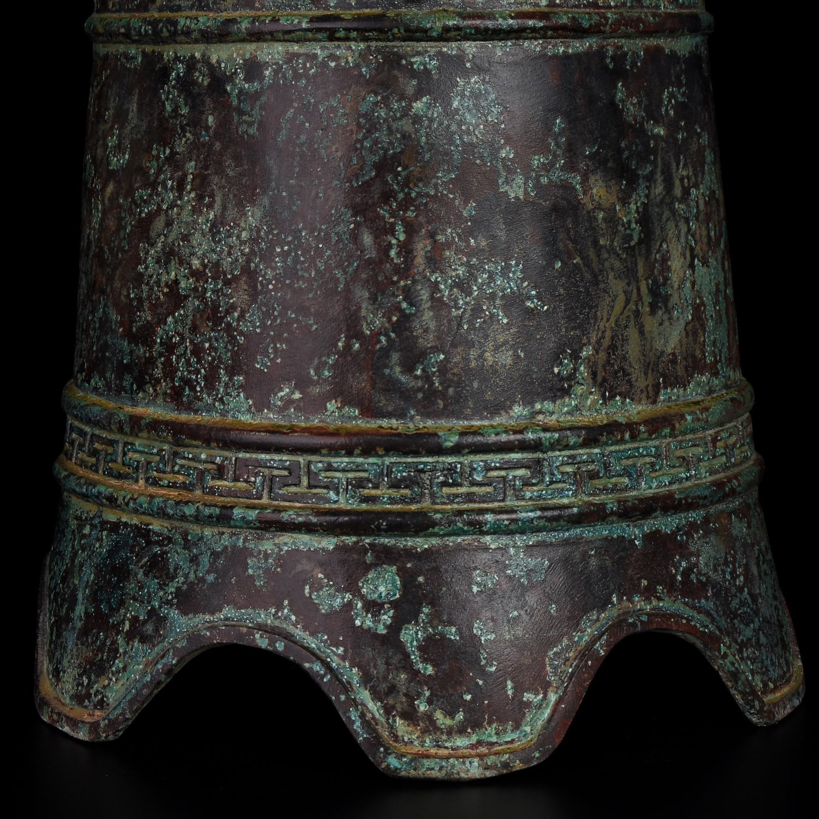 An Exquisite Bronze Chime - 2