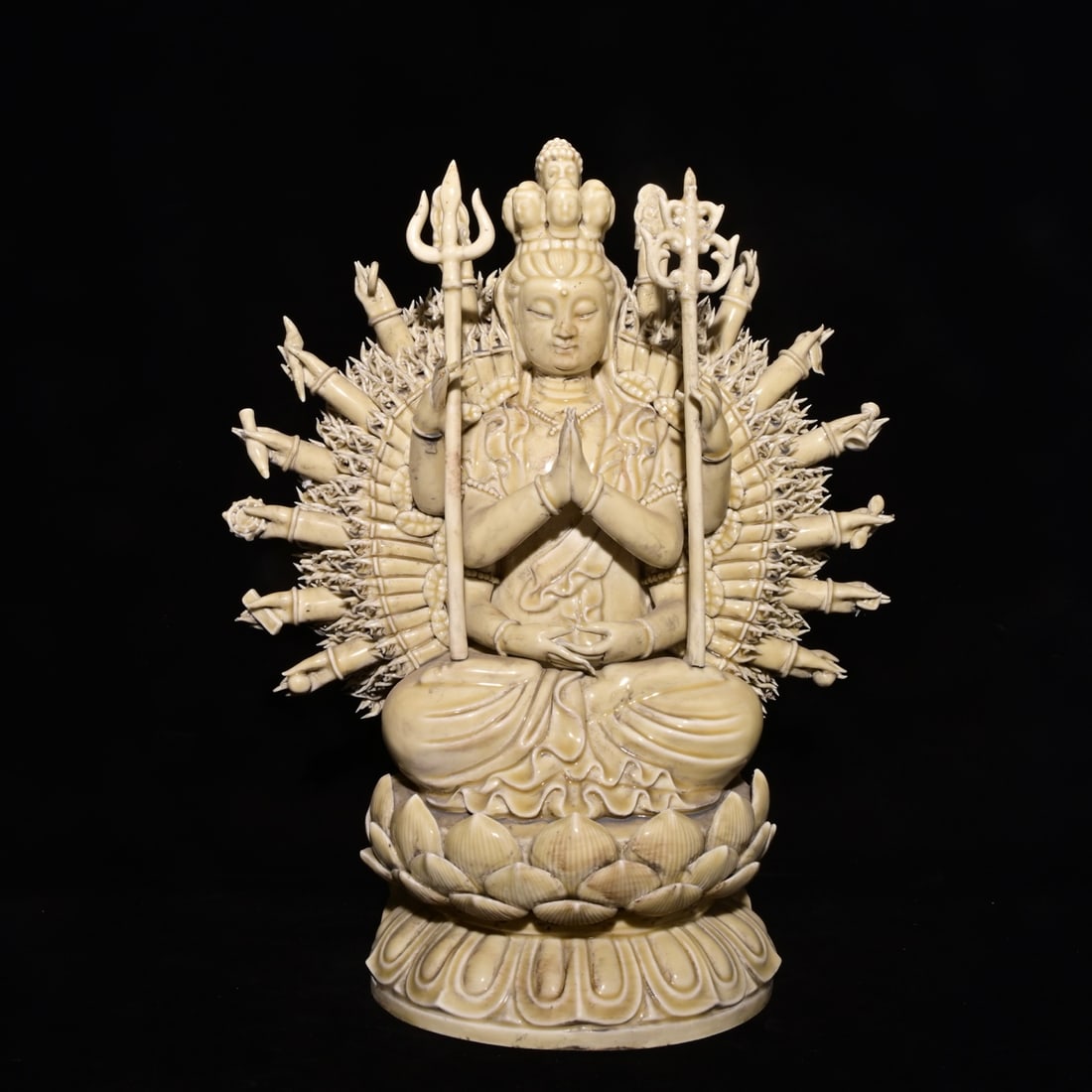 An Exquisite Blance-De-Chine Statue of Thousand-hand Guanyin,: An Exquisite Blance-De-Chine Statue of Thousand-hand Guanyin,Ming Dynasty, China ,,Size:17.7inx15.7in 德化瓷千手观音