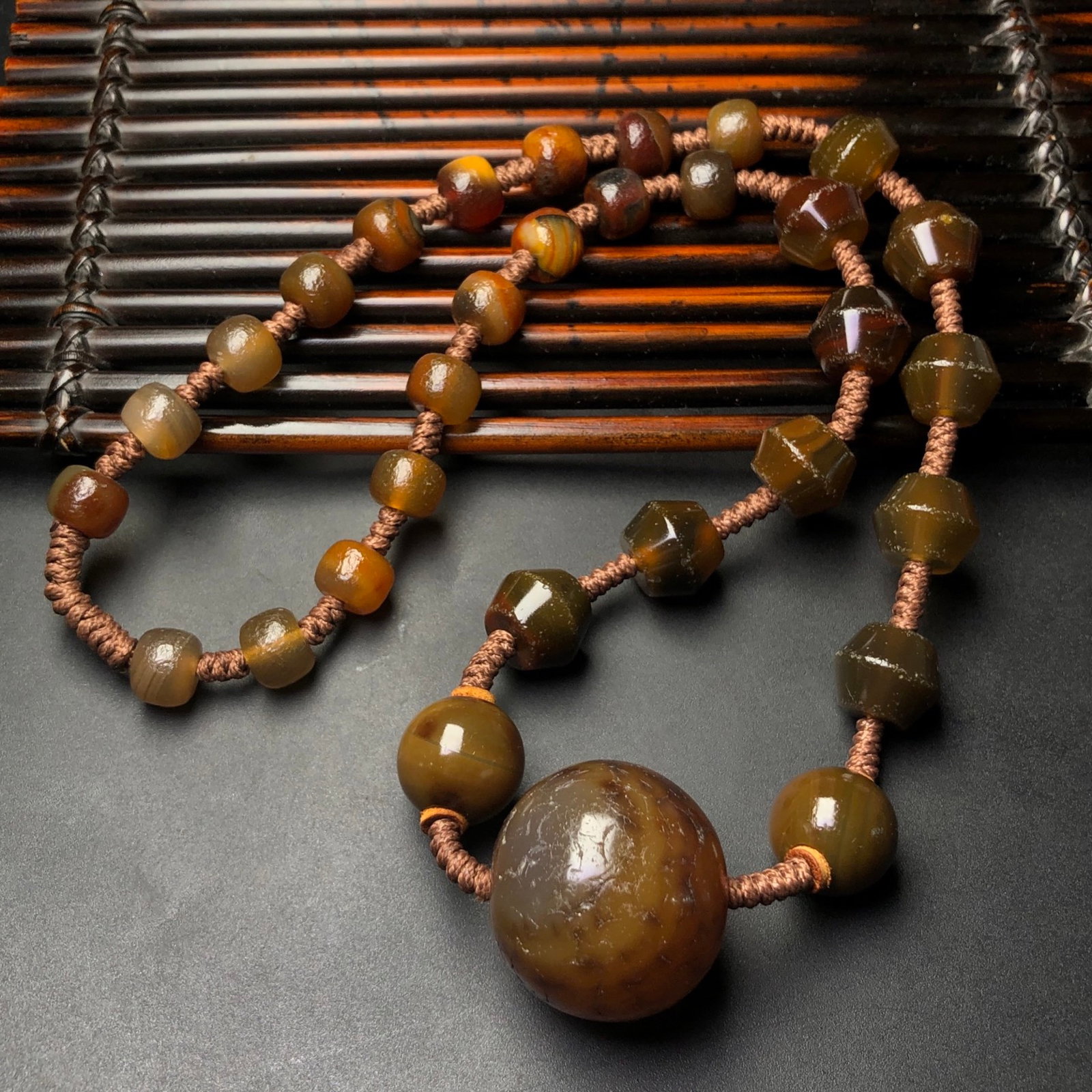 An Exquisite Agate Necklace - 2