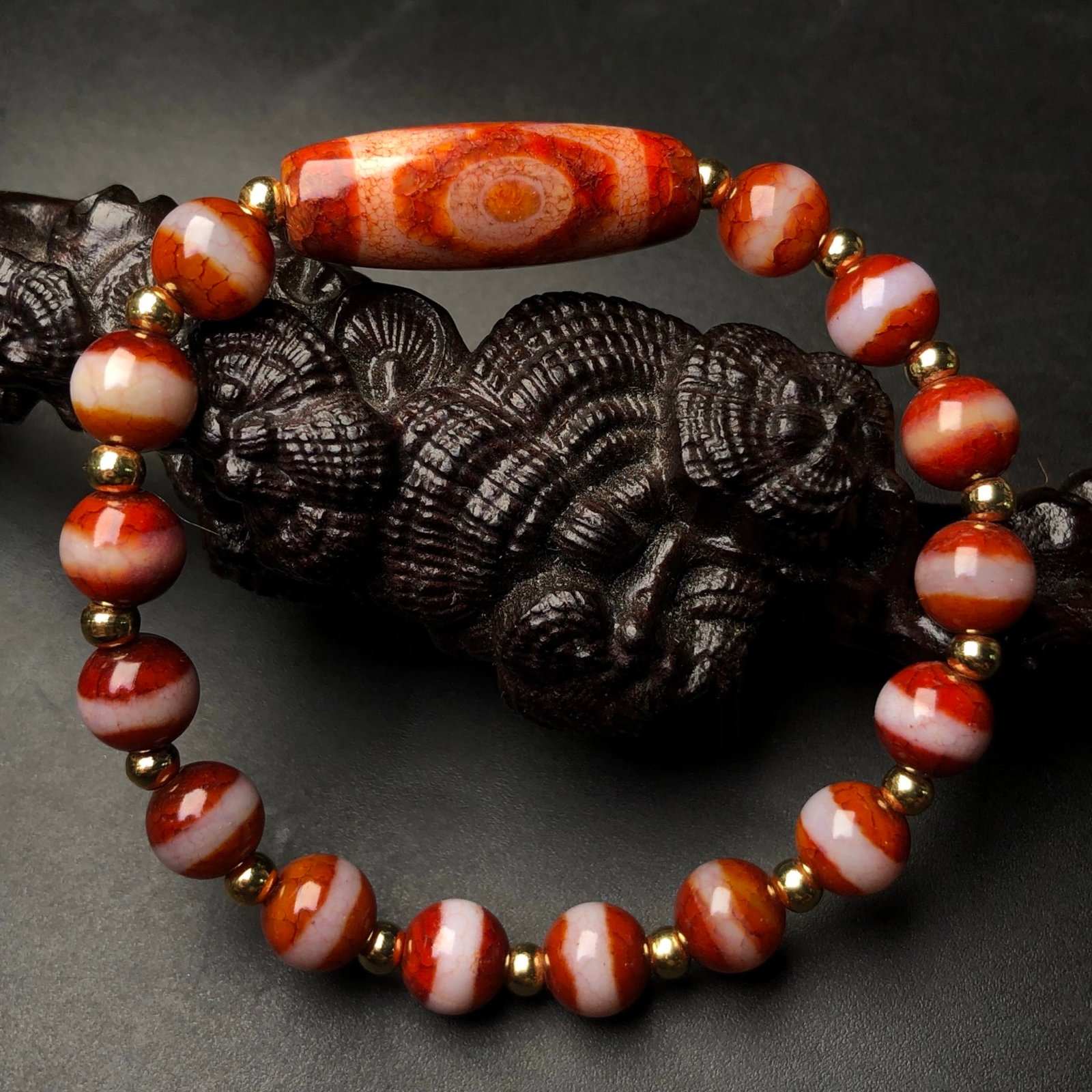 An Exquisite Dzi Bead Bracelets - 3