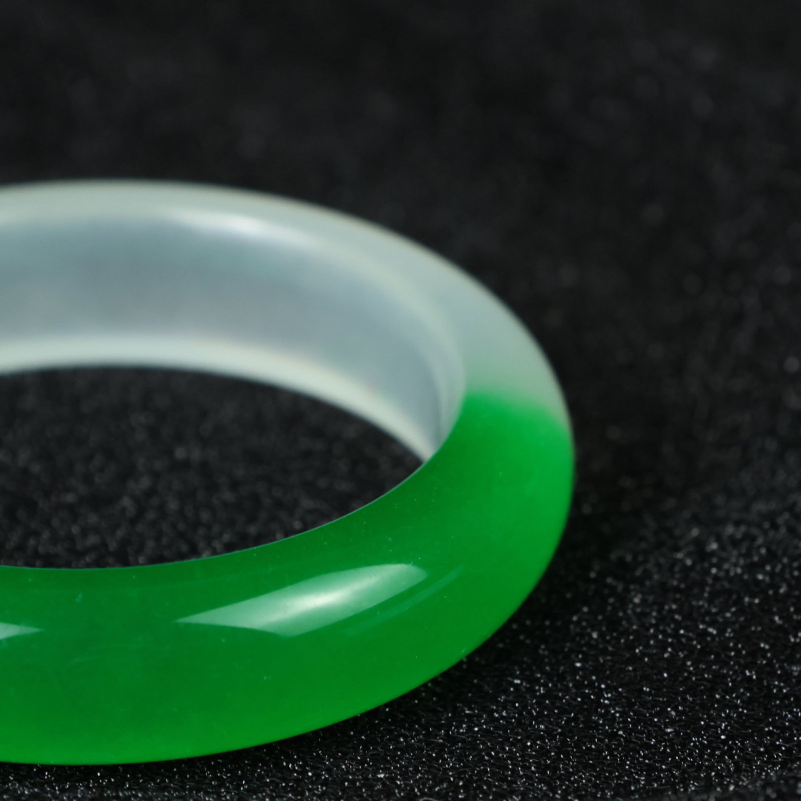 An Exquisite Jadeite Bracelets - 7