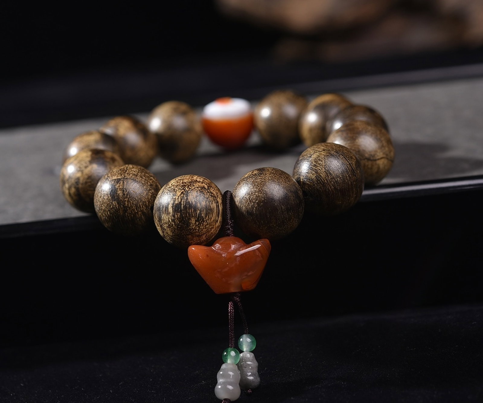 An Exquisite Eaglewood Bracelets,With Agate - 3