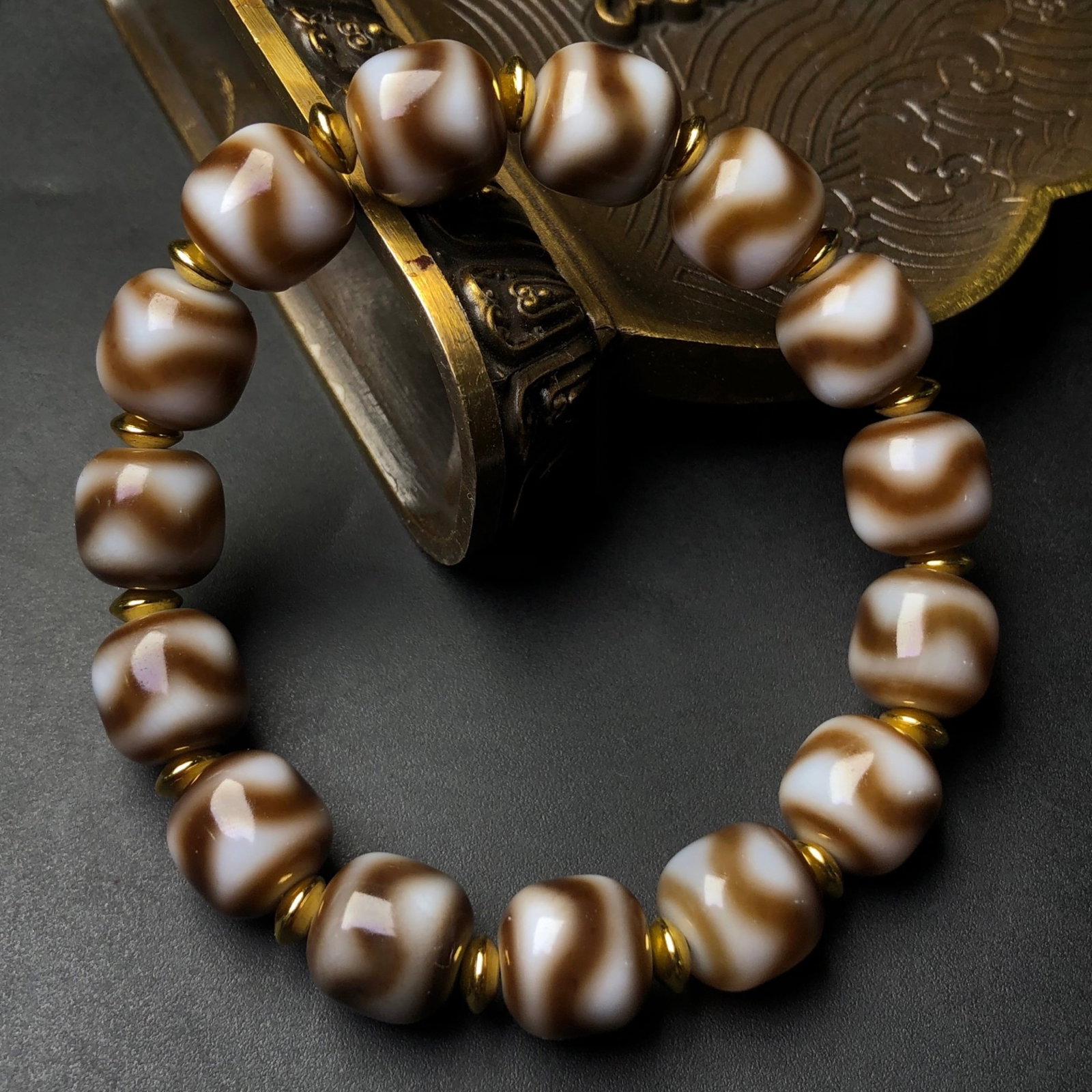 An Exquisite Dzi Bead Bracelets - 2