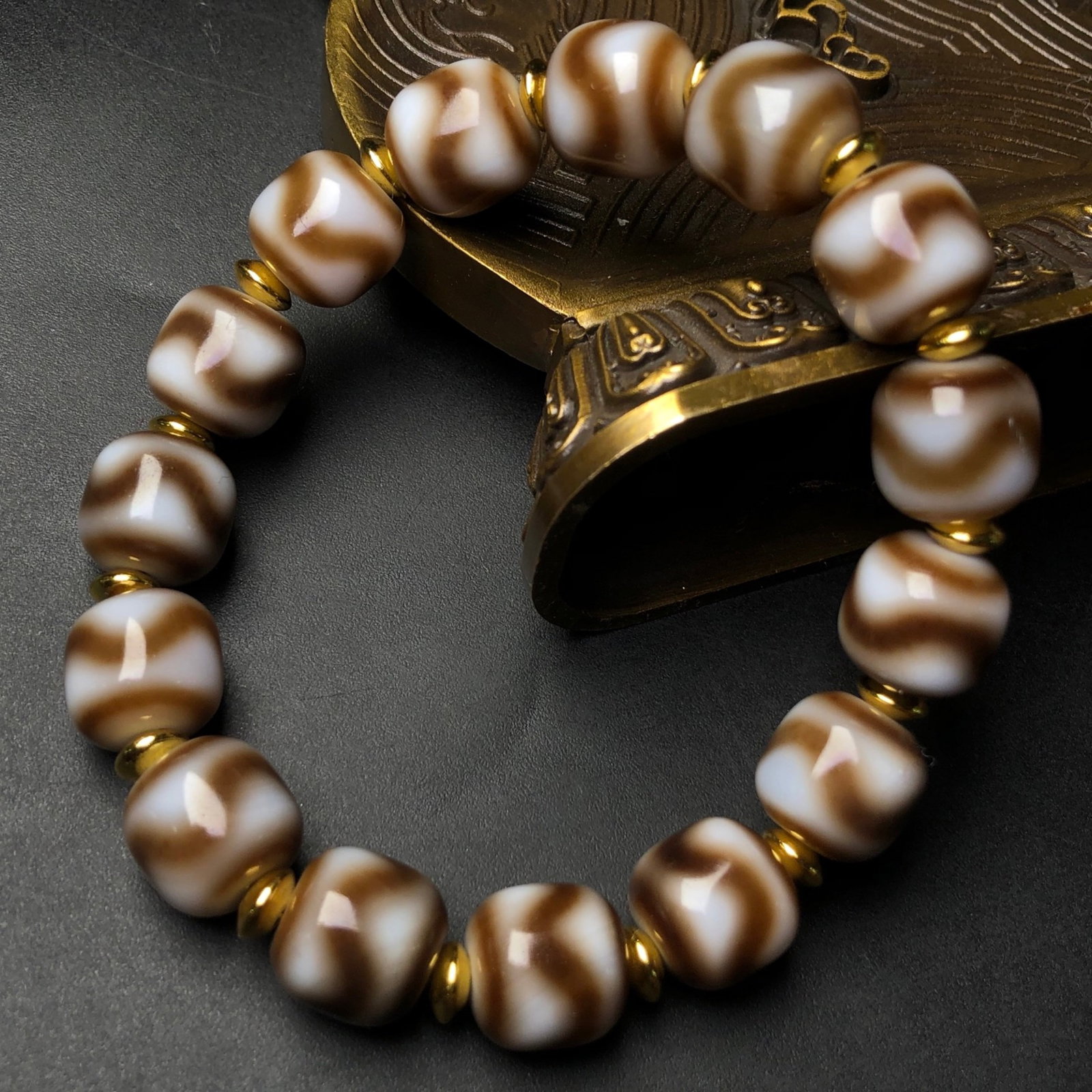 An Exquisite Dzi Bead Bracelets - 5