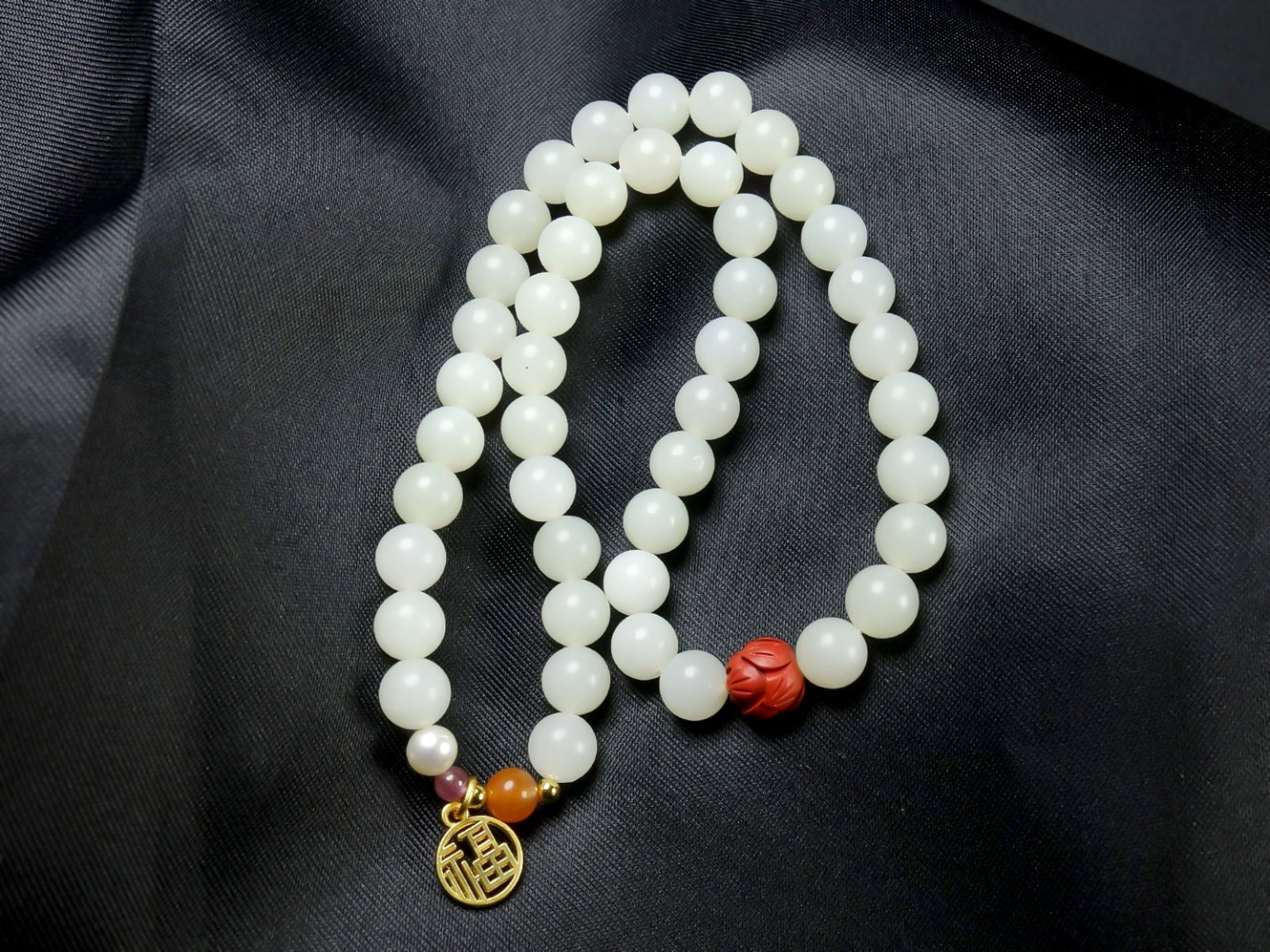An Exquisite White Jade Bracelets - 2