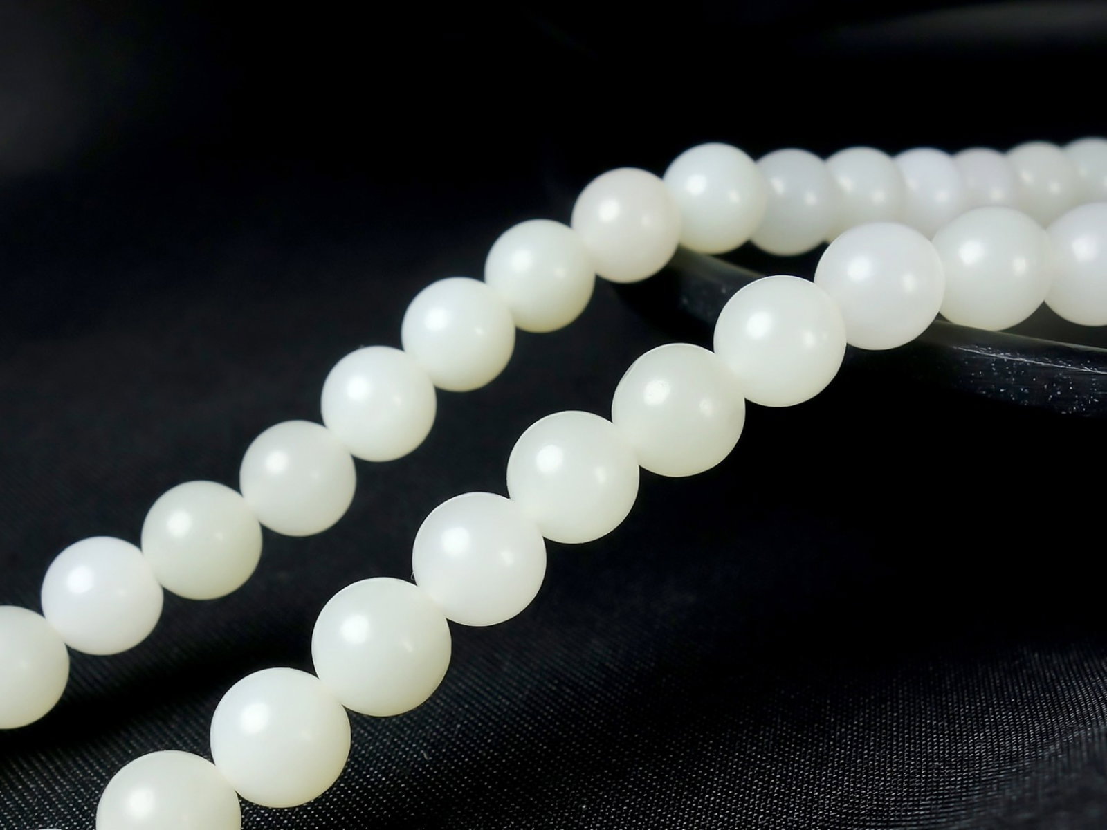 An Exquisite White Jade Bracelets - 4