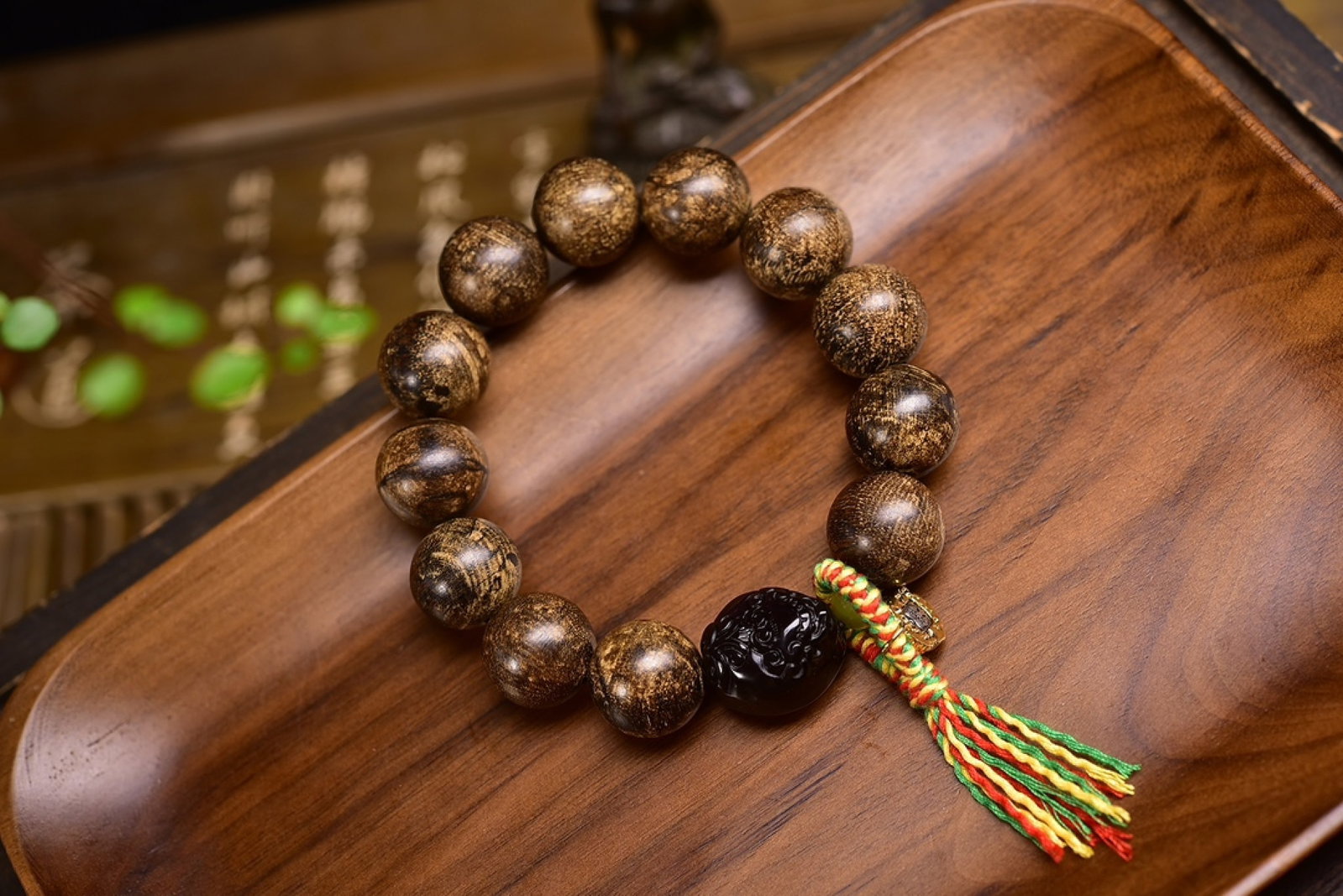 An Exquisite Eaglewood Bracelets: An Exquisite Eaglewood Bracelets,Size:18mm,Weight:49.58g 沉香木手串