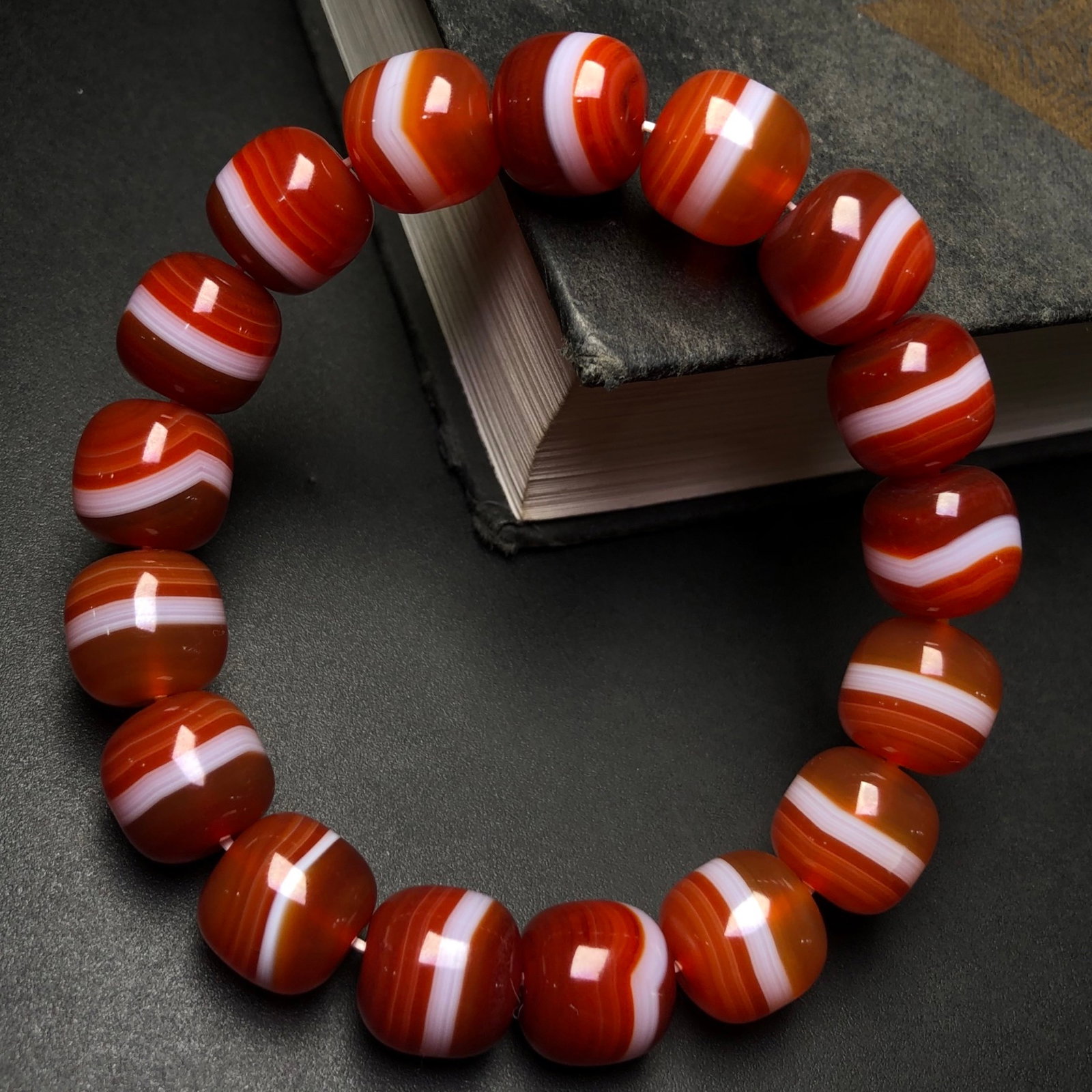 An Exquisite Agate Bracelets - 3