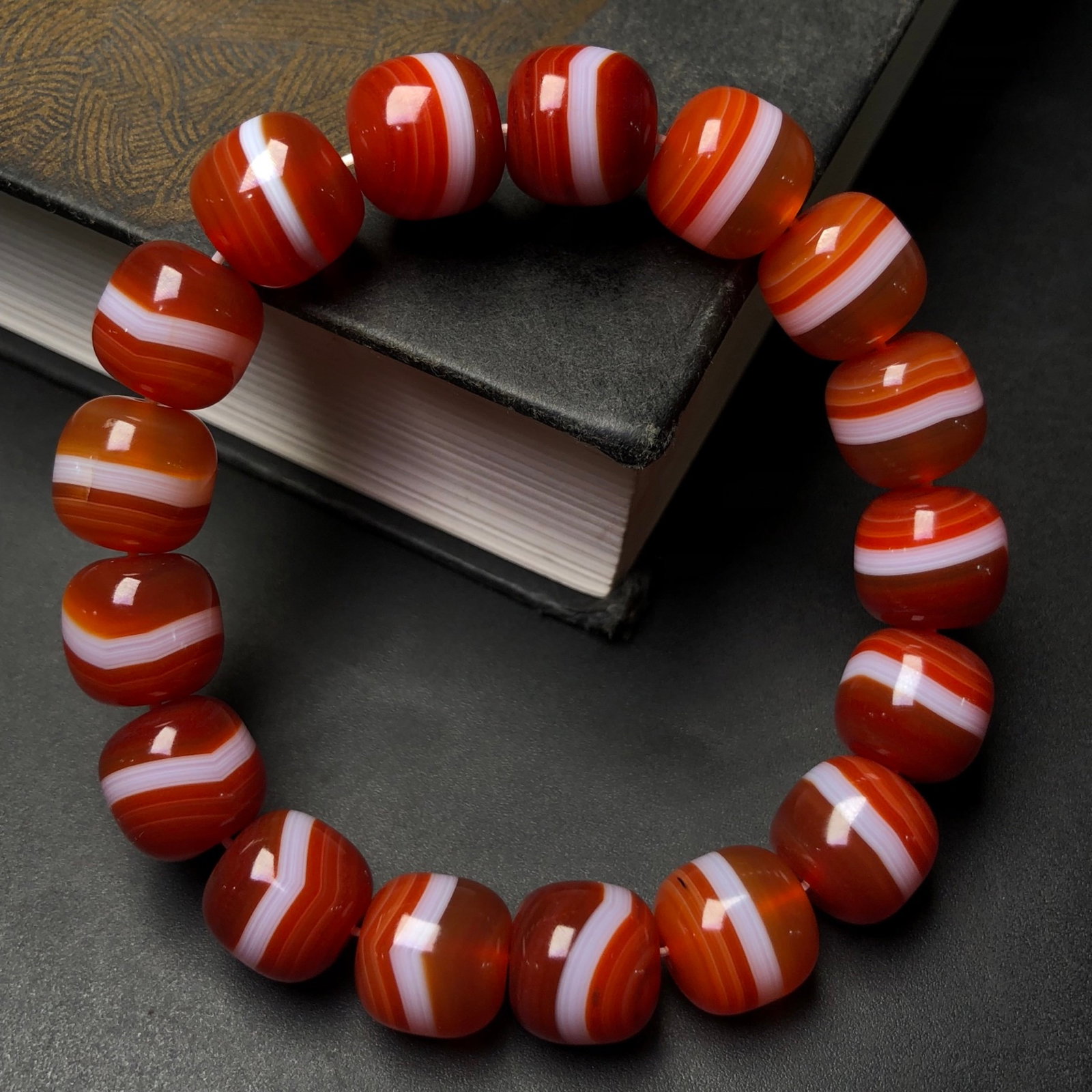 An Exquisite Agate Bracelets - 4