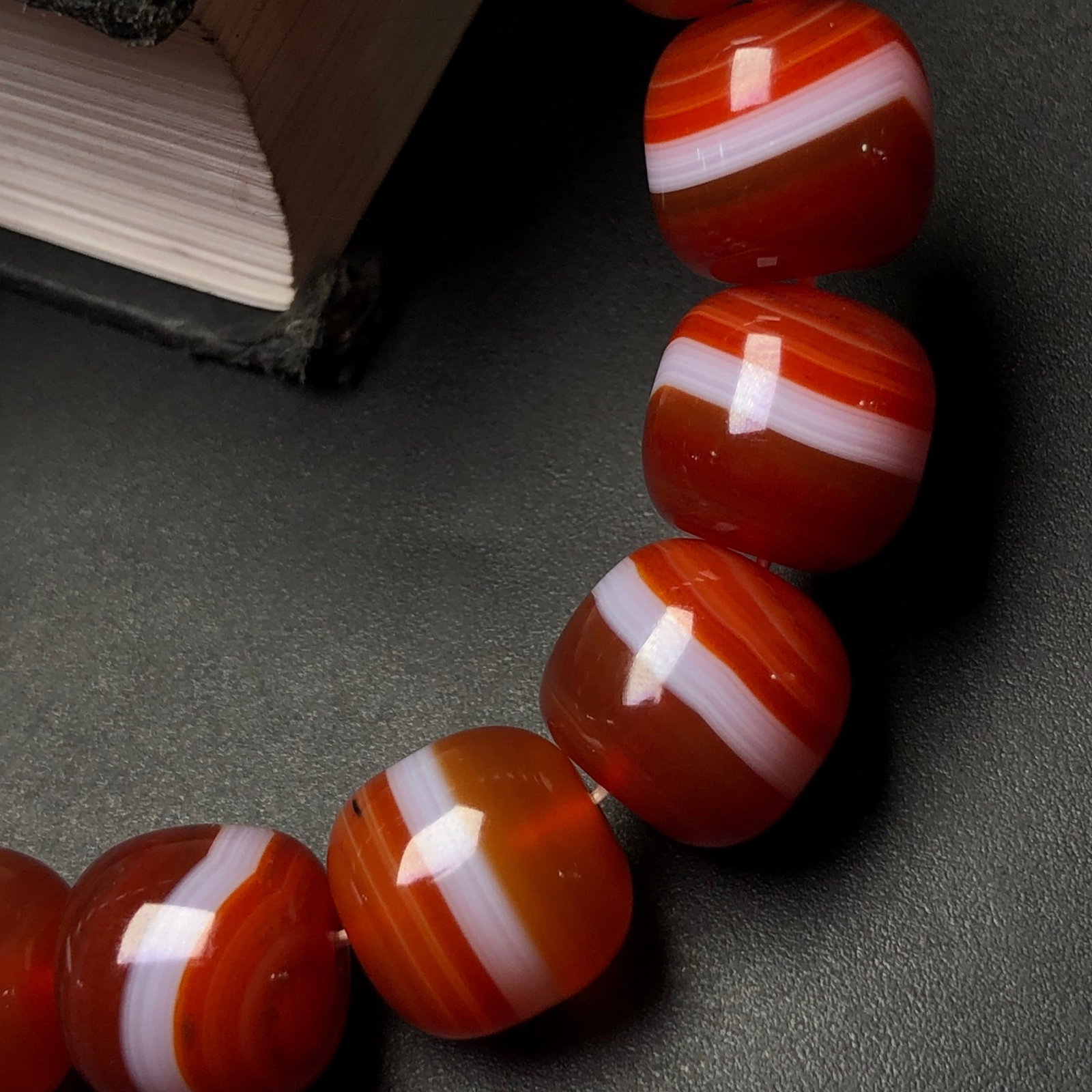 An Exquisite Agate Bracelets - 7