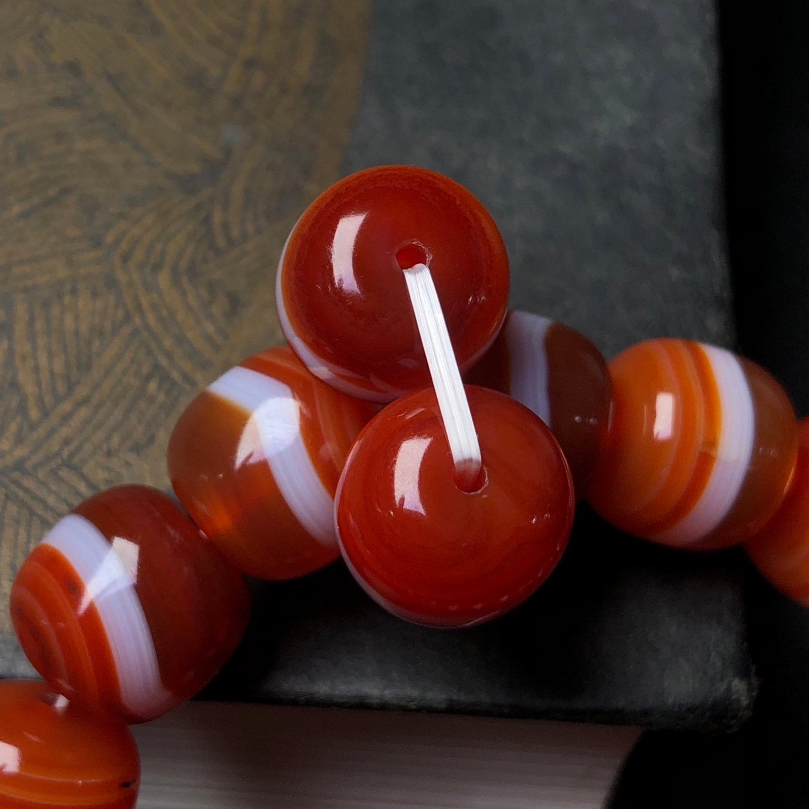 An Exquisite Agate Bracelets - 9