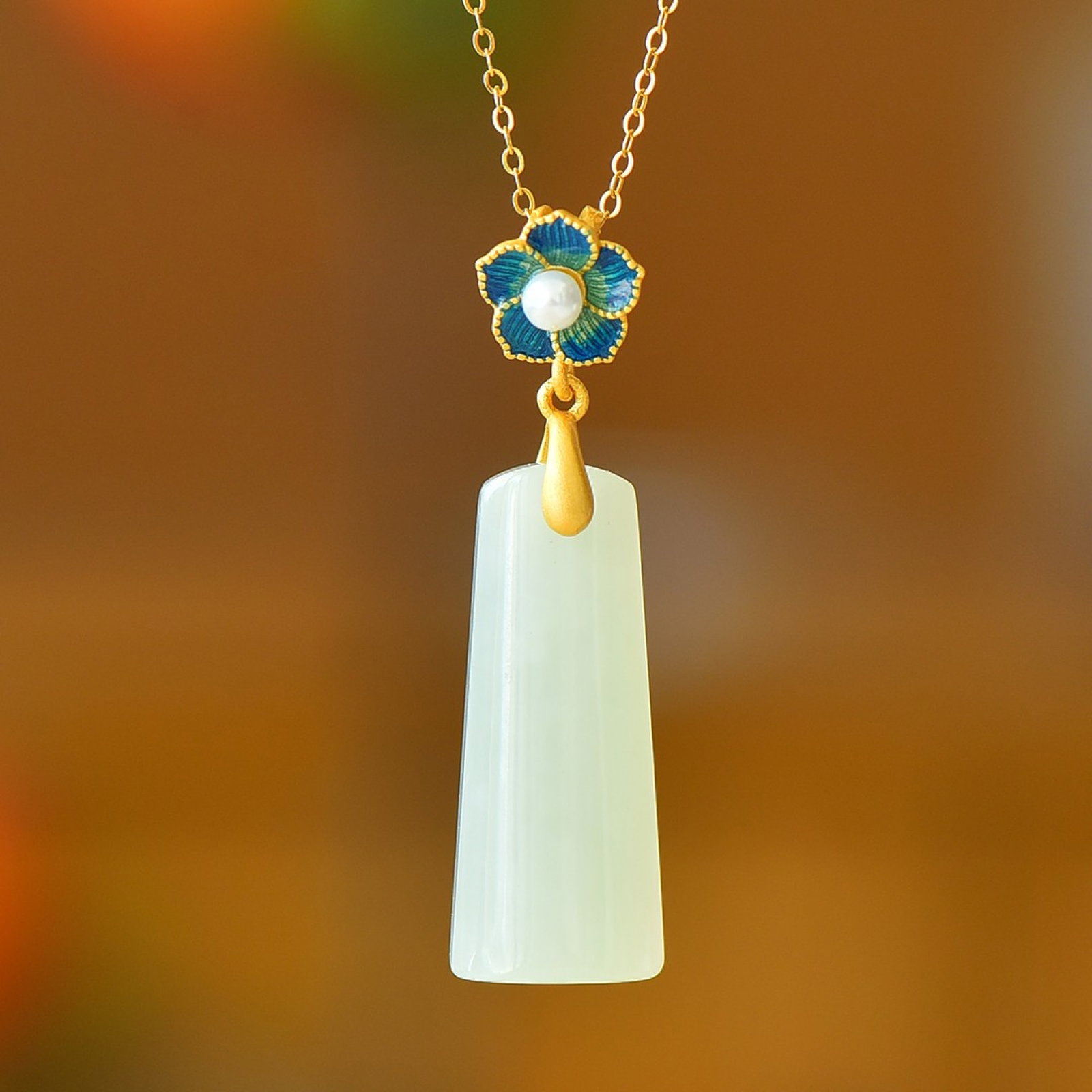 An Exquisite Sterling Silver-Gold Plated Inlaid White Jade Enamel Pendant,Inlaid Pearls: An Exquisite Sterling Silver-Gold Plated Inlaid White Jade Enamel Pendant,Inlaid Pearls,Size:11mmx27mm 纯银镀金镶白玉珐琅吊坠,嵌