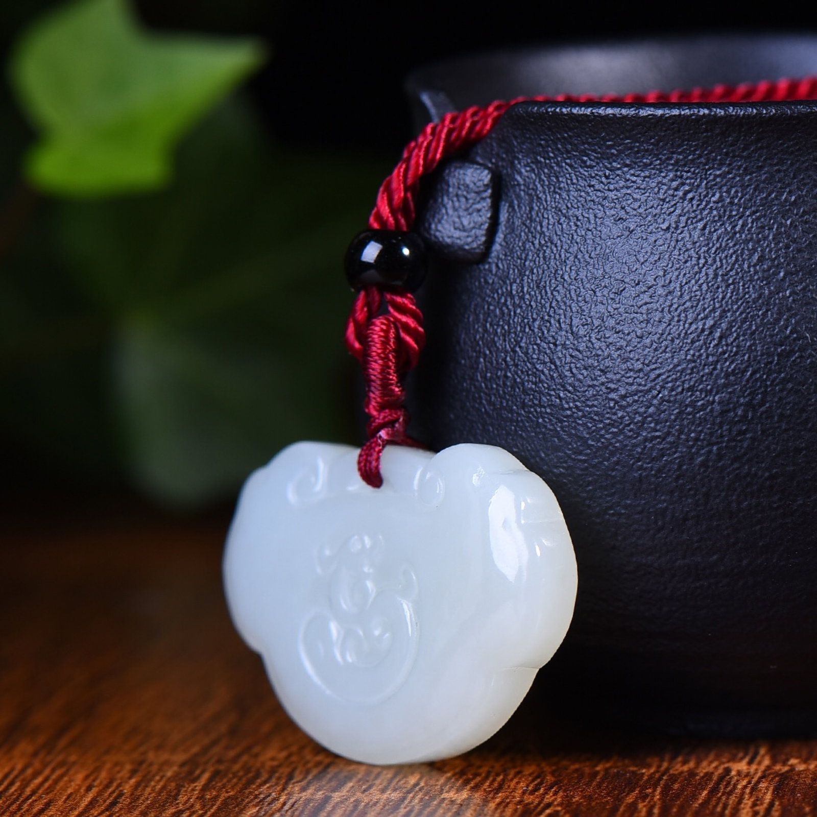 An Exquisite White Jade Dragon Pattern Lock-Shaped Pendant - 3