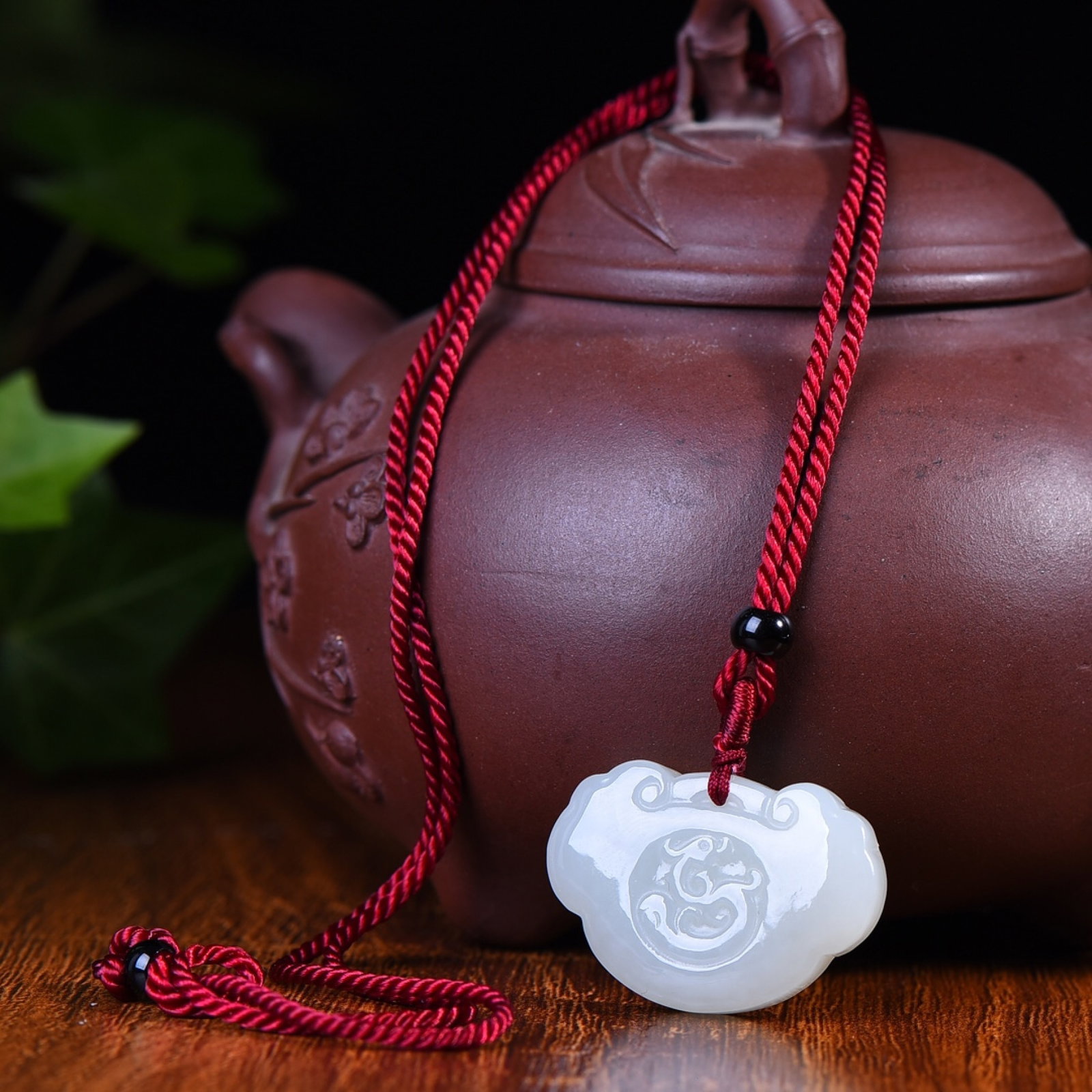 An Exquisite White Jade Dragon Pattern Lock-Shaped Pendant - 4