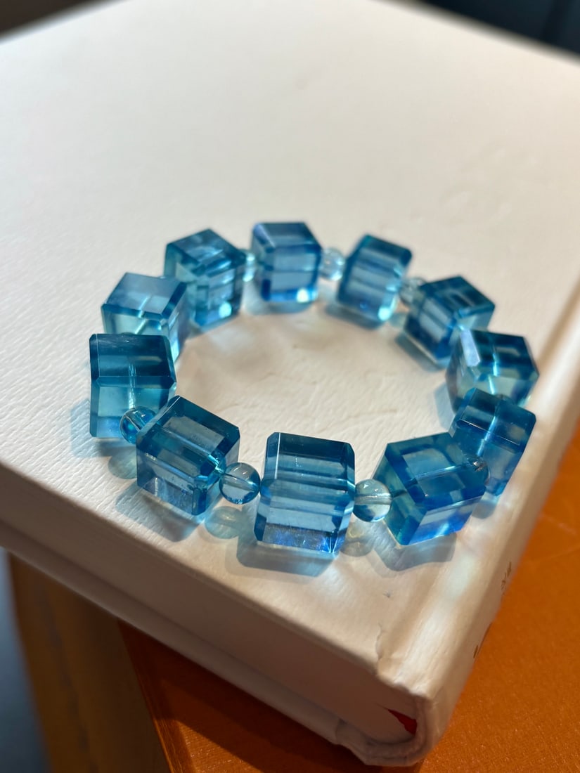 An Exquisite Aquamarine Bracelets - 3