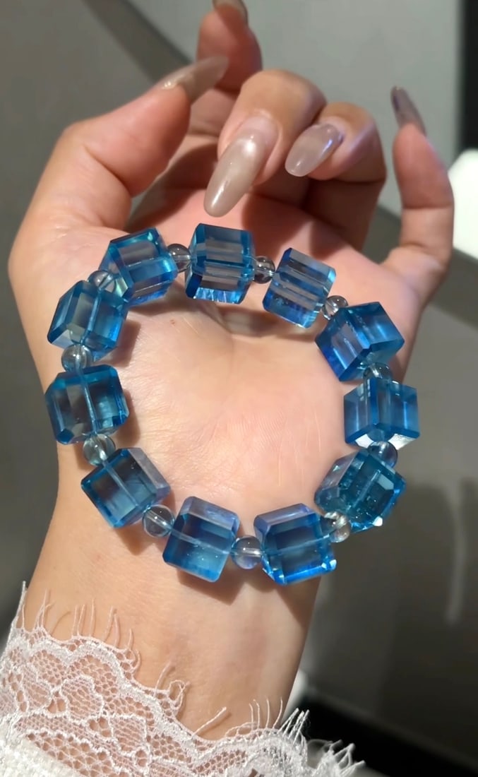 An Exquisite Aquamarine Bracelets - 4
