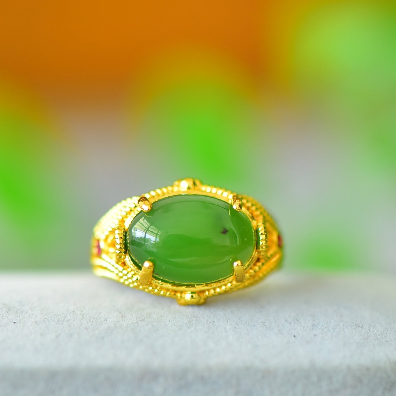 An Exquisite Bronze-Gold Plated Inlaid Jasper Ring: An Exquisite Bronze-Gold Plated Inlaid Jasper Ring,Size:10mmx14mm 铜镀金镶碧玉戒指
