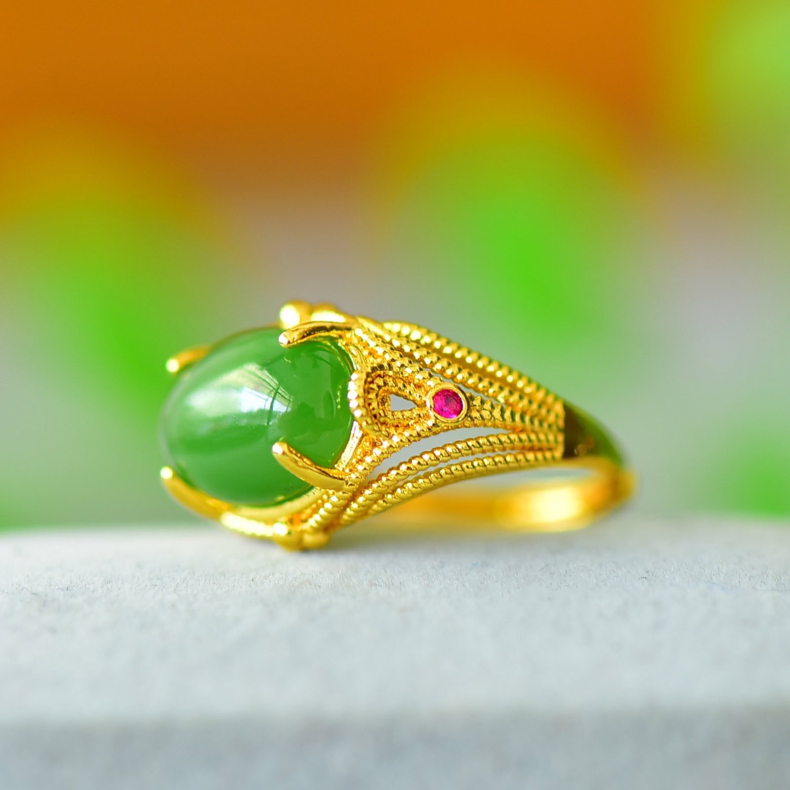 An Exquisite Bronze-Gold Plated Inlaid Jasper Ring - 2