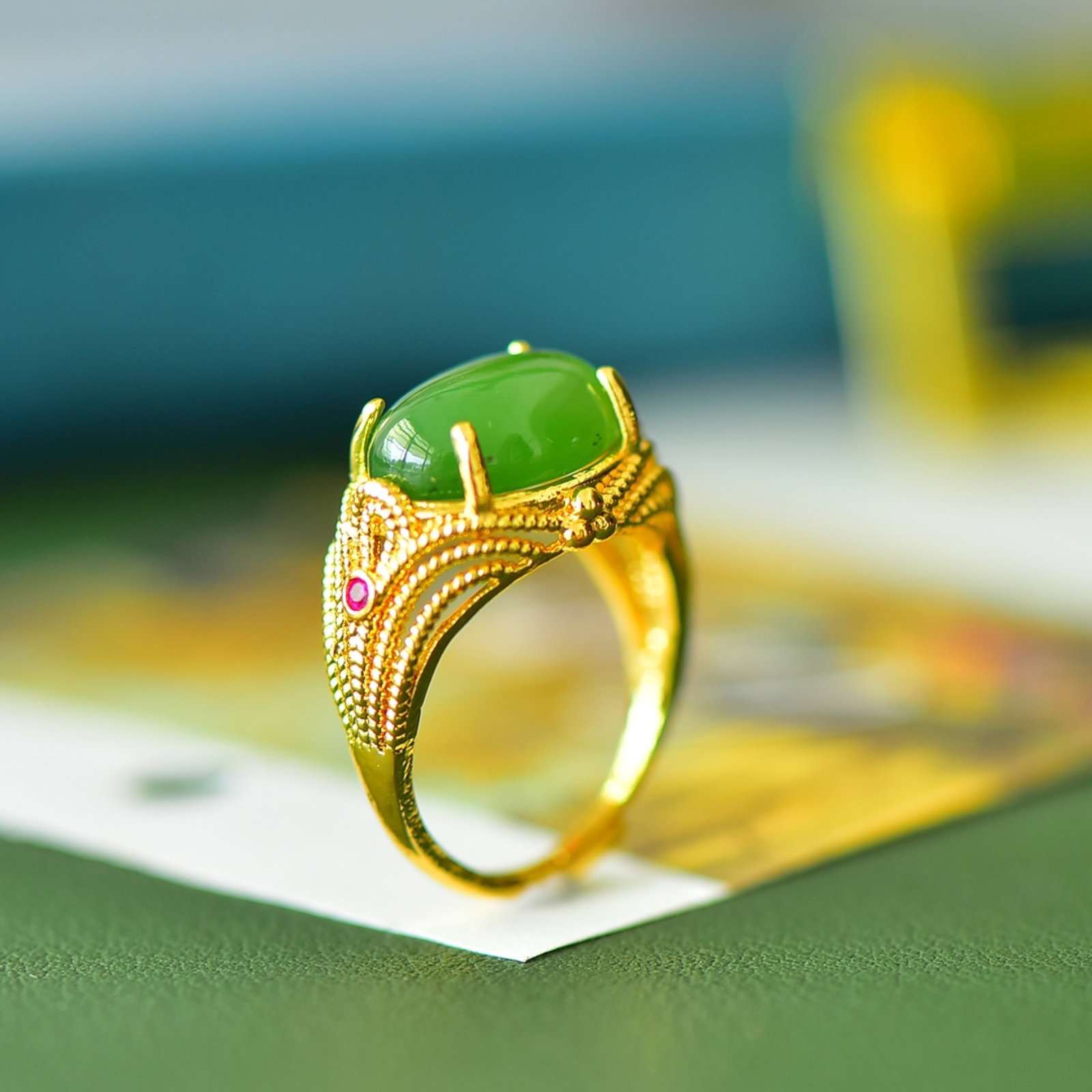 An Exquisite Bronze-Gold Plated Inlaid Jasper Ring - 5