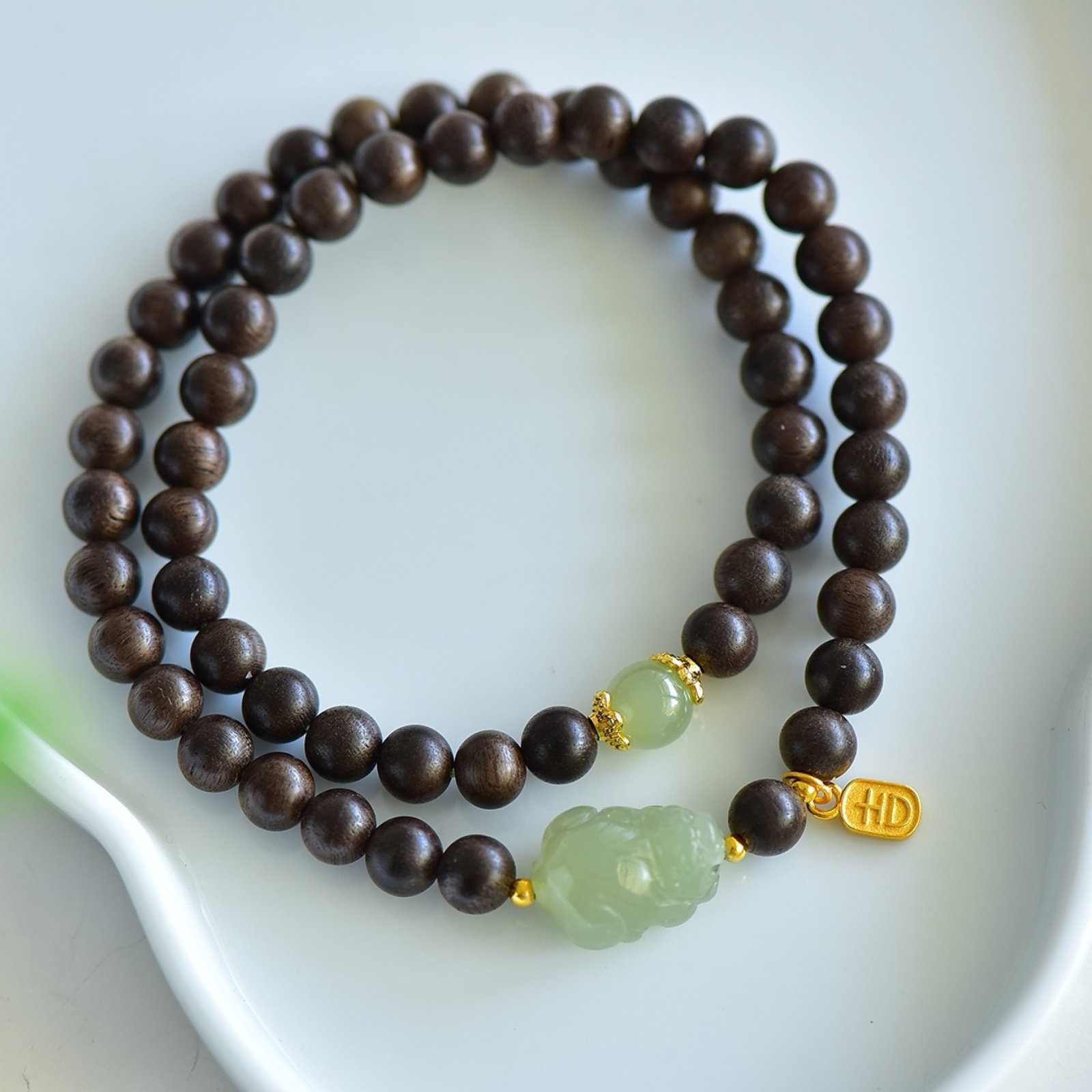 An Exquisite Greenish Jade Eaglewood Bracelets - 4