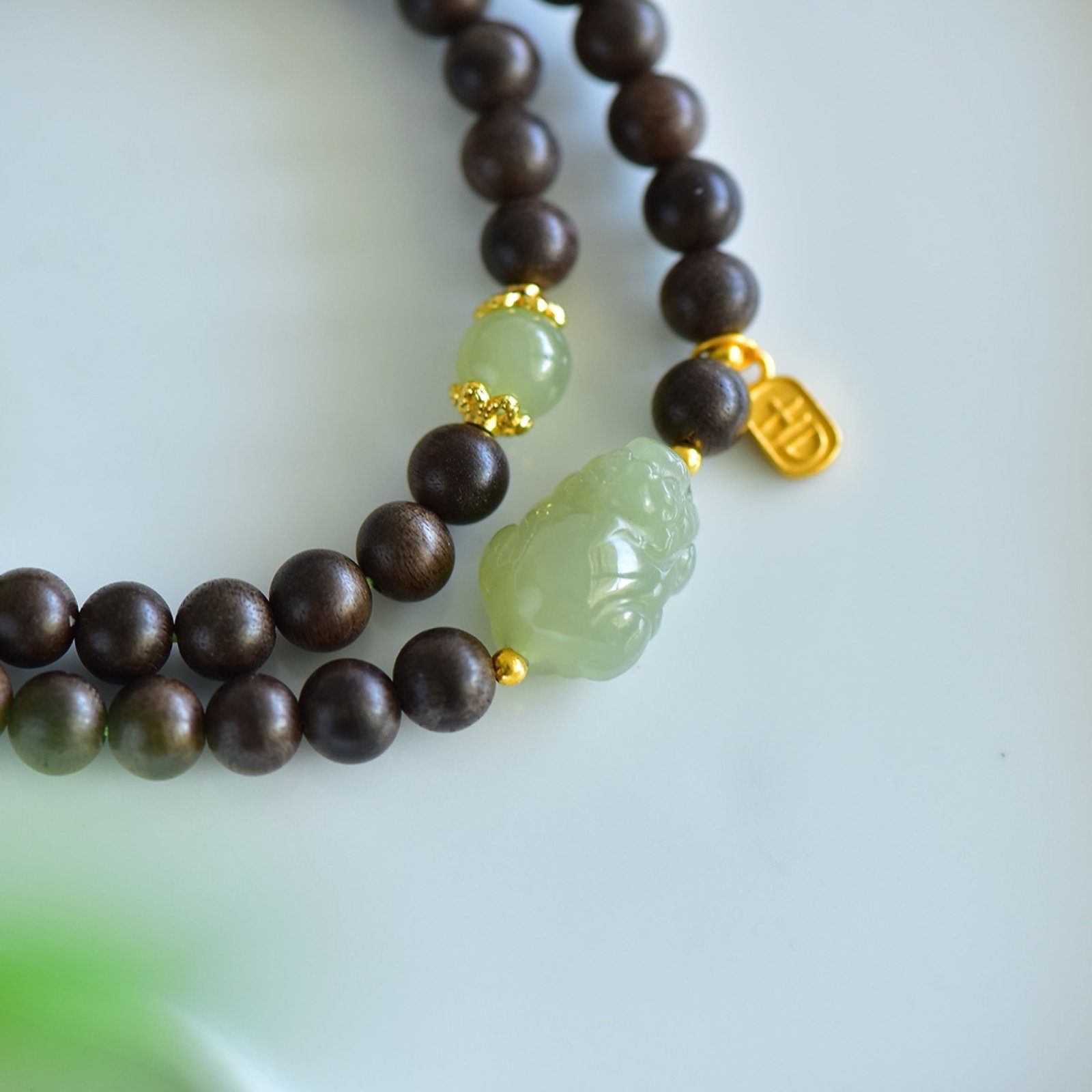 An Exquisite Greenish Jade Eaglewood Bracelets - 5