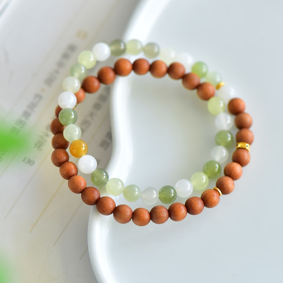An Exquisite Greenish Jade Eaglewood Bracelets - 2