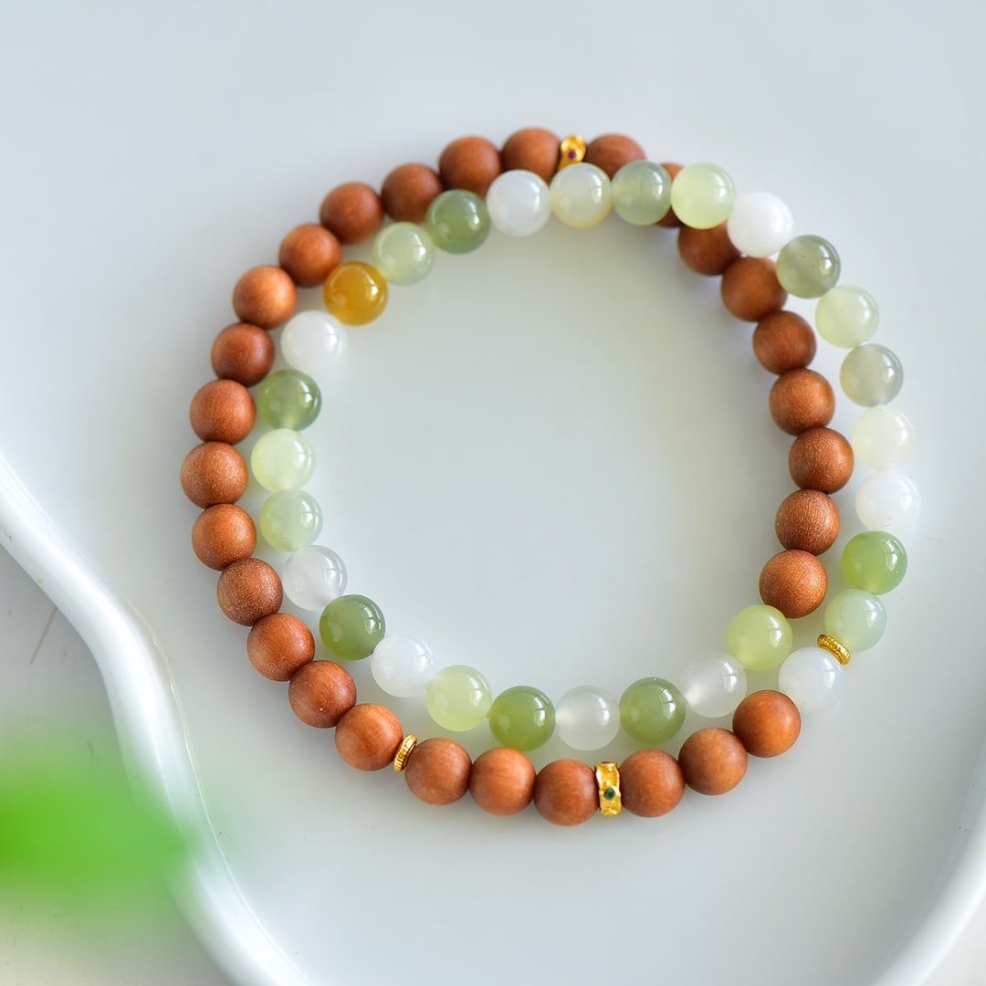 An Exquisite Greenish Jade Eaglewood Bracelets - 3