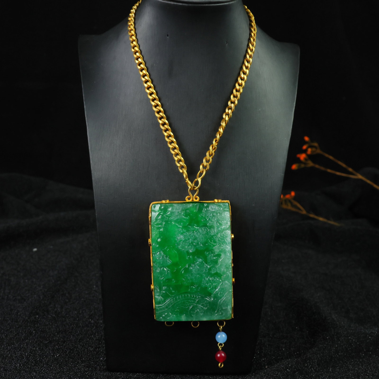 An Exquisite Jadeite Cover with Gold Landscape Pattern Pendant,Inlaid Gems,With Poem: An Exquisite Jadeite Cover with Gold Landscape Pattern Pendant,Inlaid Gems,With Poem,Qing Dynasty,China,Qianlong Four-character Mark,,Size:85mmx53mmx14mm