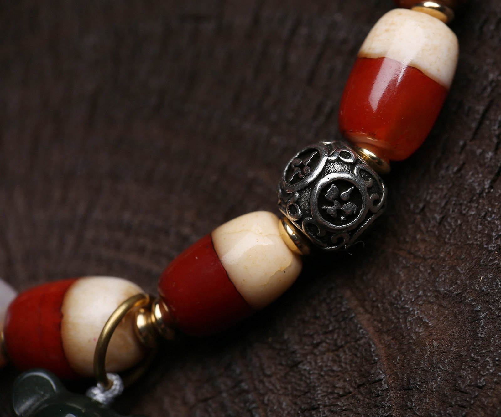 An Exquisite Agate Bracelets - 2