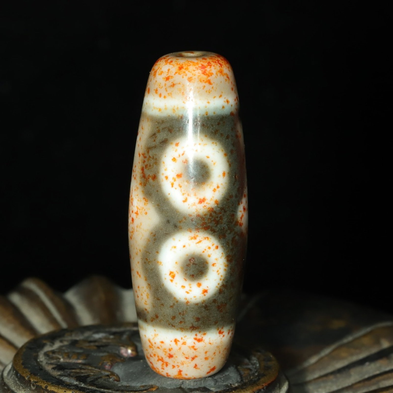 An Exquisite Three Eyes Dzi Bead Pendant: An Exquisite Three Eyes Dzi Bead Pendant,Size:37mmx13mm,Weight:10g 三眼天珠挂件
