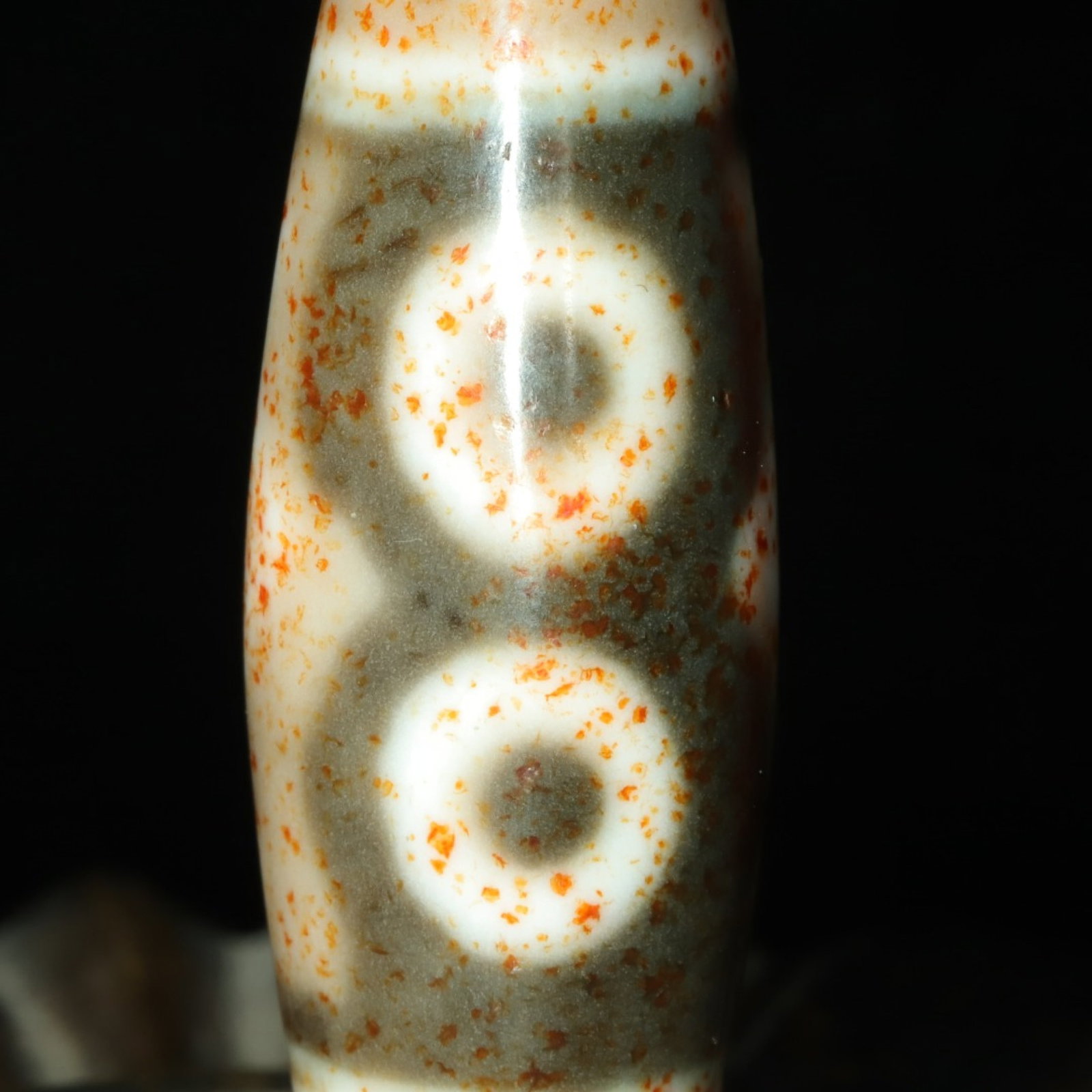An Exquisite Three Eyes Dzi Bead Pendant - 2
