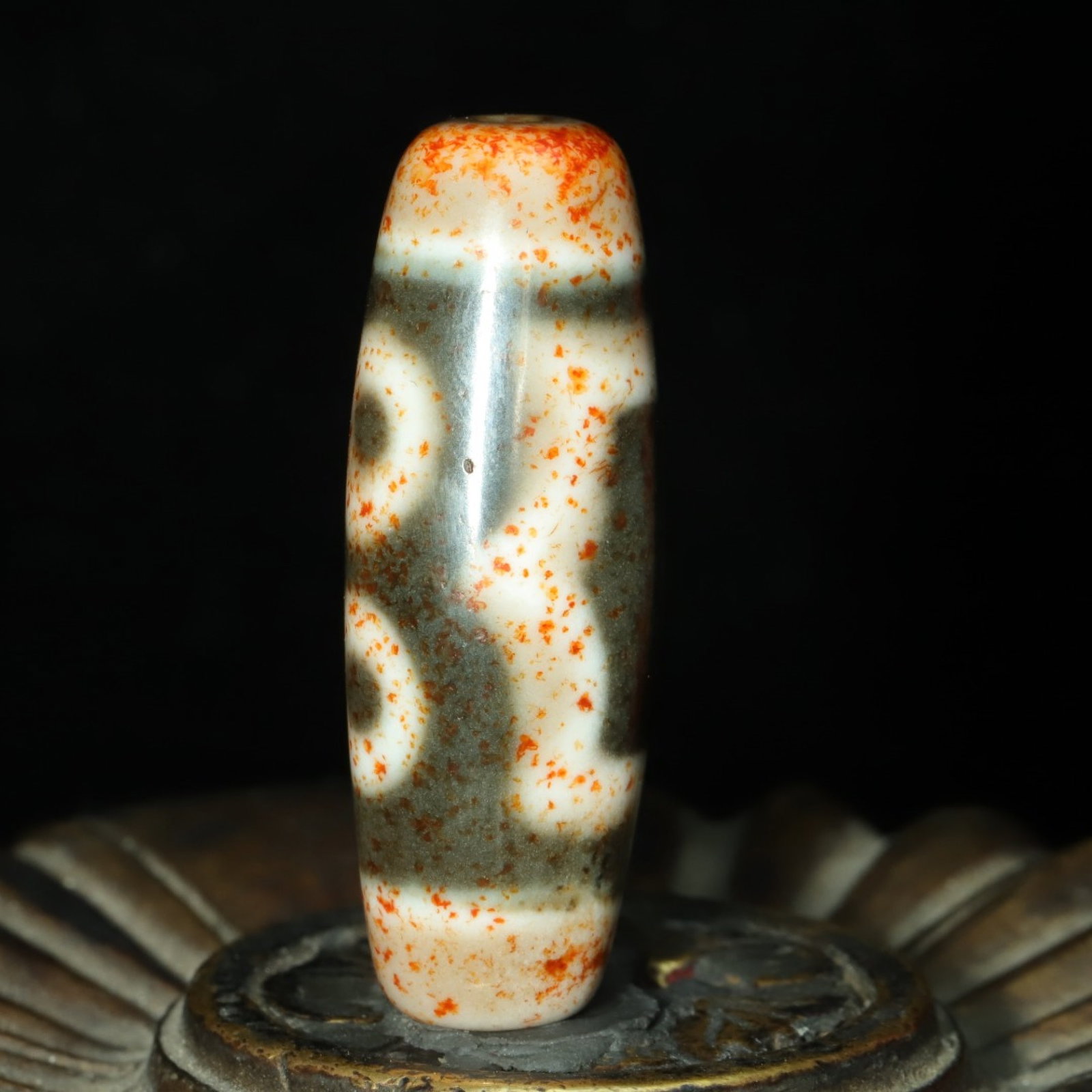 An Exquisite Three Eyes Dzi Bead Pendant - 3