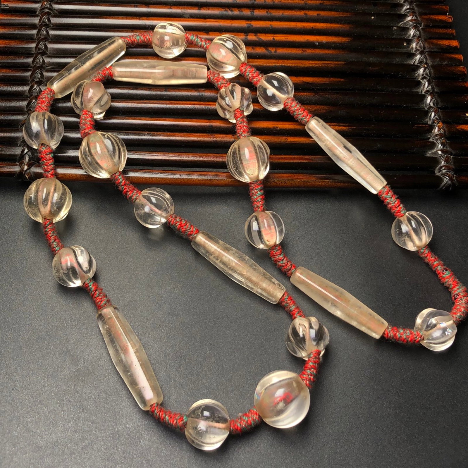 An Exquisite Crystal Necklace - 4