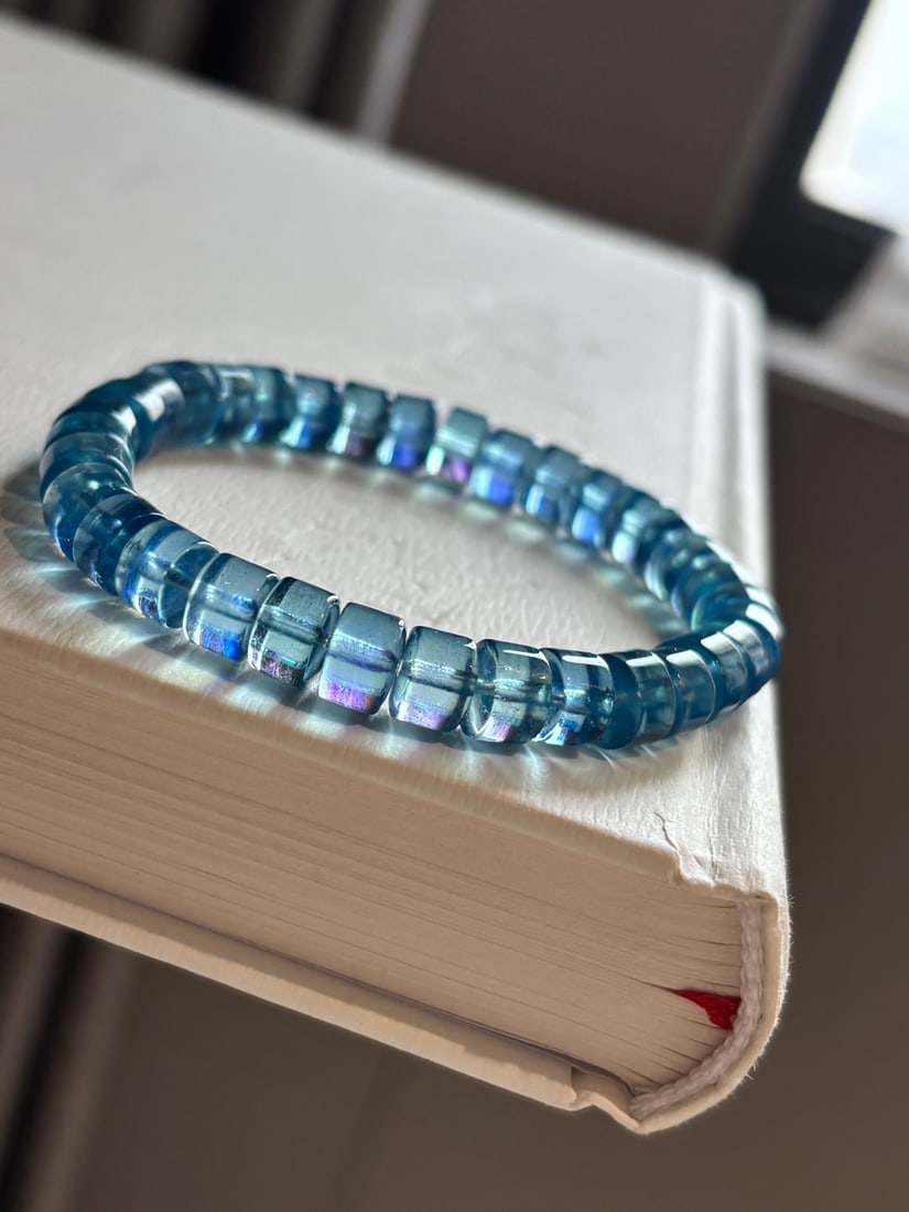 An Exquisite Aquamarine Bracelets: An Exquisite Aquamarine Bracelets,Size:8mm,Weight:22.3g 海蓝宝手串