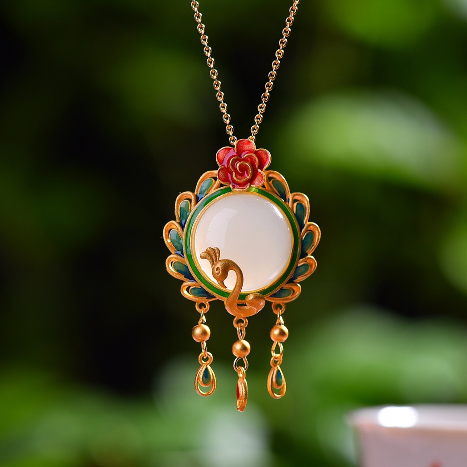 An Exquisite Sterling Silver-Gold Plated Inlaid White Jade Enamel Pendant: An Exquisite Sterling Silver-Gold Plated Inlaid White Jade Enamel Pendant,Size:16mmx16mm 纯银镀金镶白玉珐琅吊坠