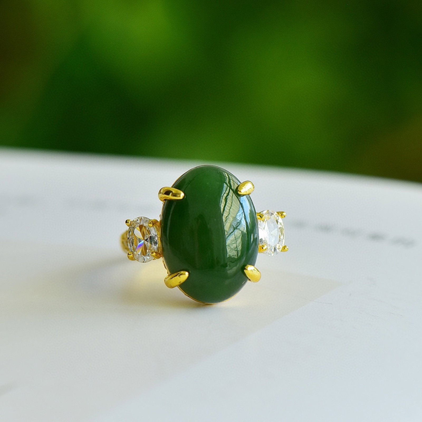 An Exquisite Bronze-Gold Plated Inlaid Jasper Ring,Inlaid Diamond: An Exquisite Bronze-Gold Plated Inlaid Jasper Ring,Inlaid Diamond,Size:13mmx18mm 铜镀金镶碧玉戒指,嵌钻石