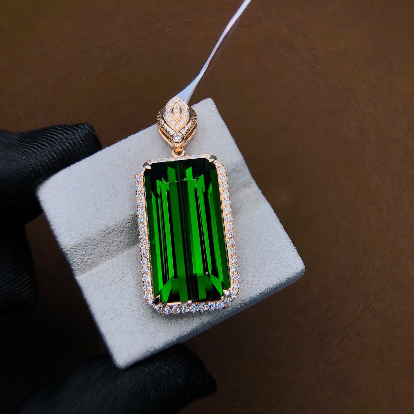 16.12Ctw Sterling Silver Inlaid Natural Tourmaline Necklace: 16.12Ctw Sterling Silver Inlaid Natural Tourmaline Necklace,Size:11.2mmx21.2mm 16.12Ctw纯银嵌天然碧玺项链