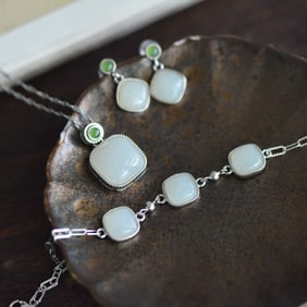 A Set of Fine Sterling Silver Inlaid White Jade Jewelries