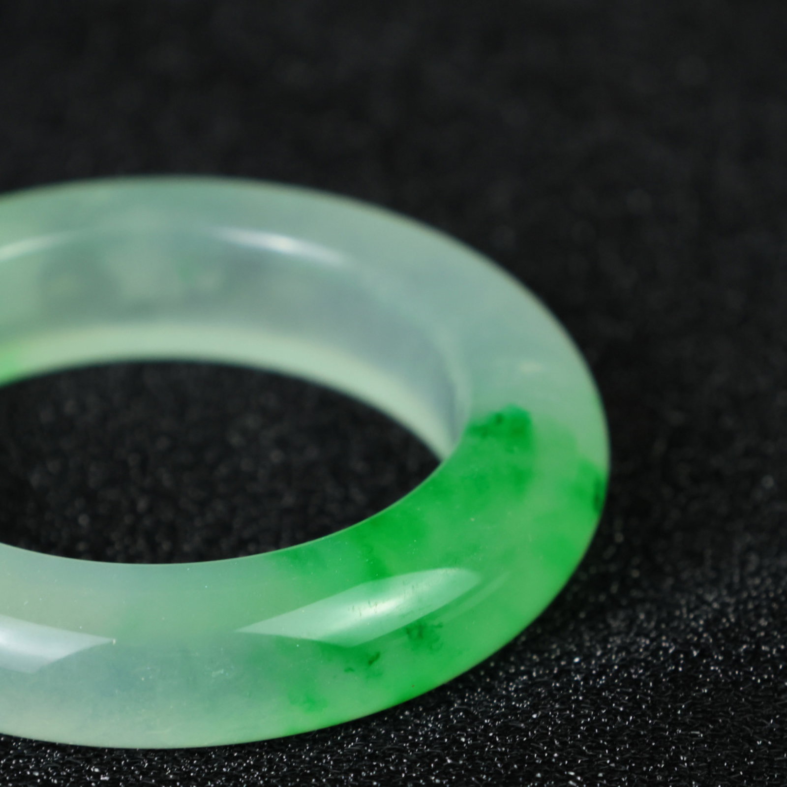 An Exquisite Jadeite Bracelets - 7