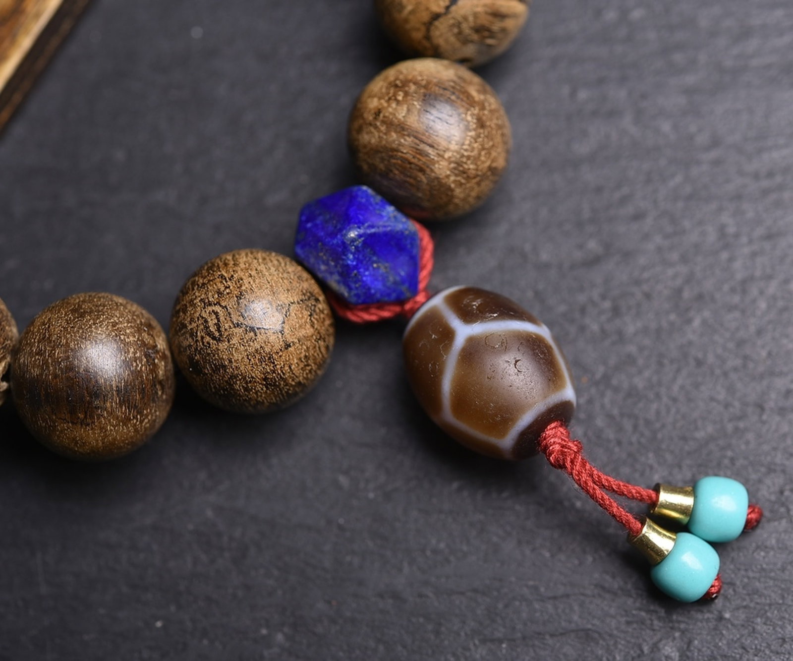 An Exquisite Eaglewood Bracelets,With Lapis Lazuli - 5