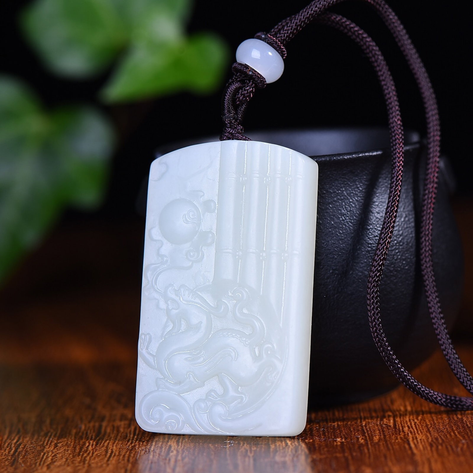 An Exquisite White Jade Auspicious Beast Pattern Pendant: An Exquisite White Jade Auspicious Beast Pattern Pendant,Size:33mmx50mmx8 mm (寓意)寓意吉祥 玉脂温润 招财辟邪 ௙