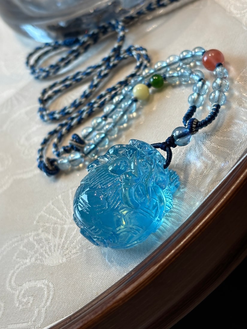 An Exquisite Aquamarine Auspicious Beast Pendant - 2