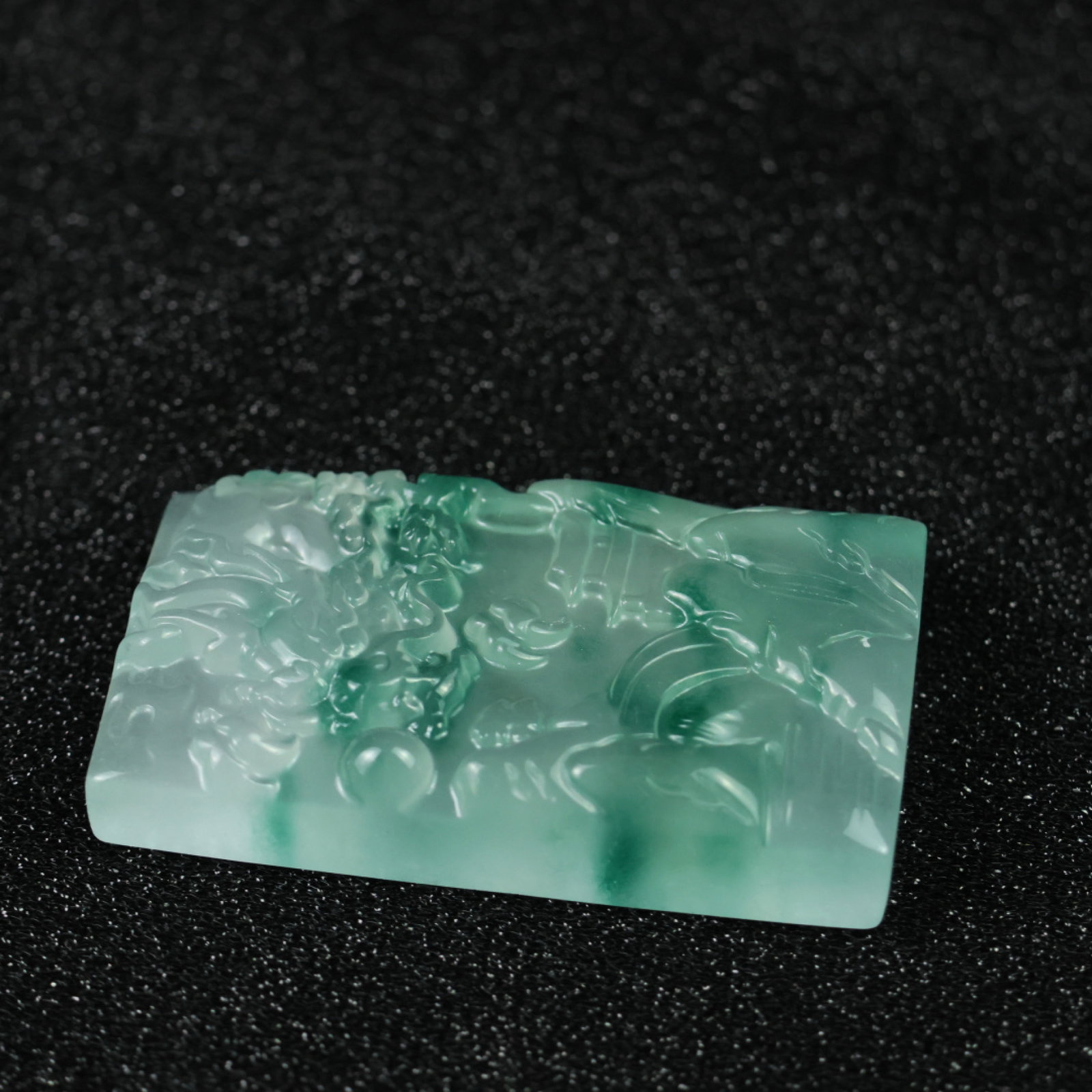An Exquisite Jadeite Dragon Pattern Pendant - 7