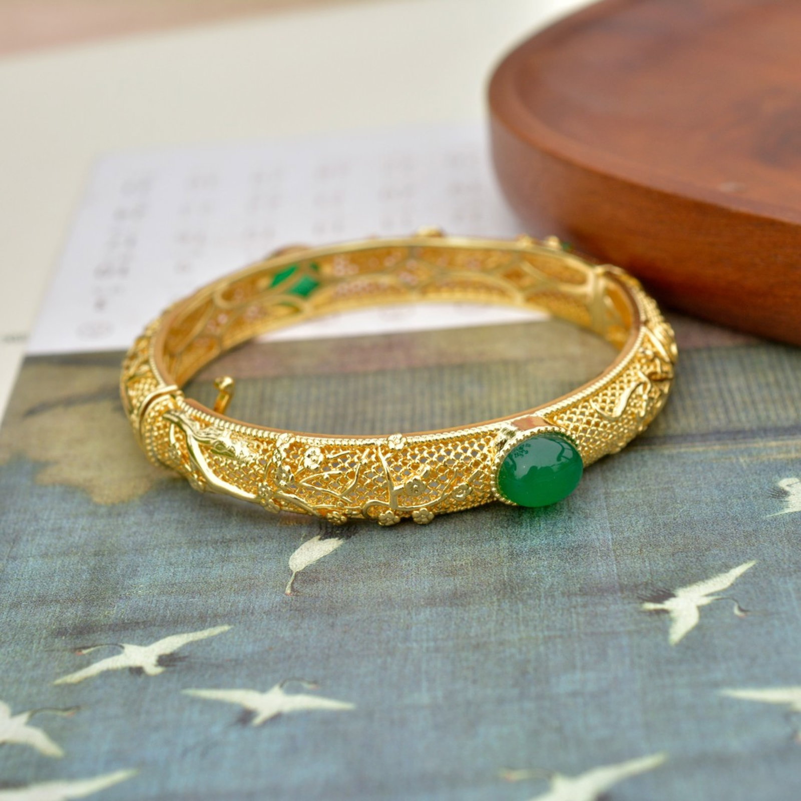 An Exquisite Enamel Bracelets - 2