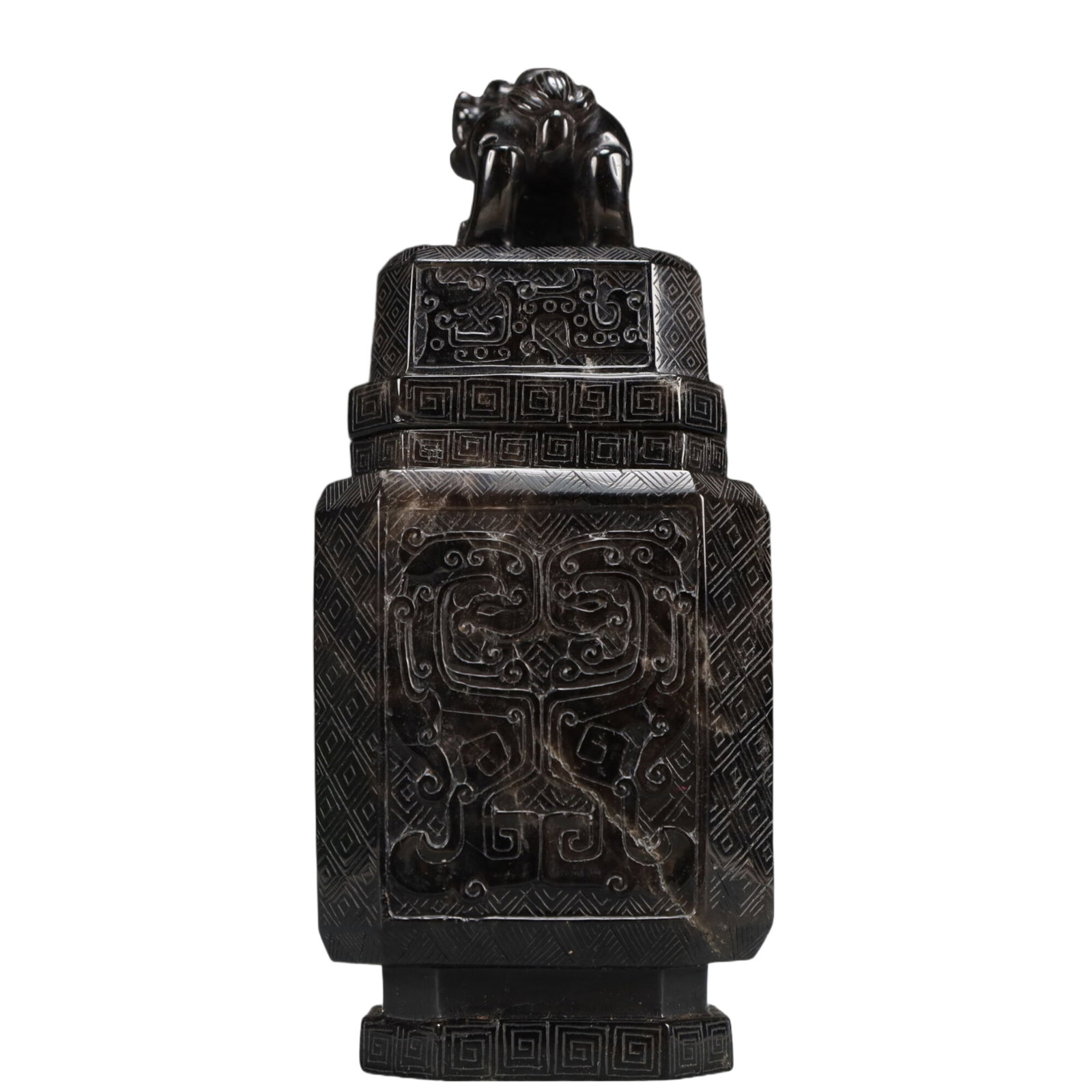 An Exquisite Crystal Beast-Face Pattern Vase - 2