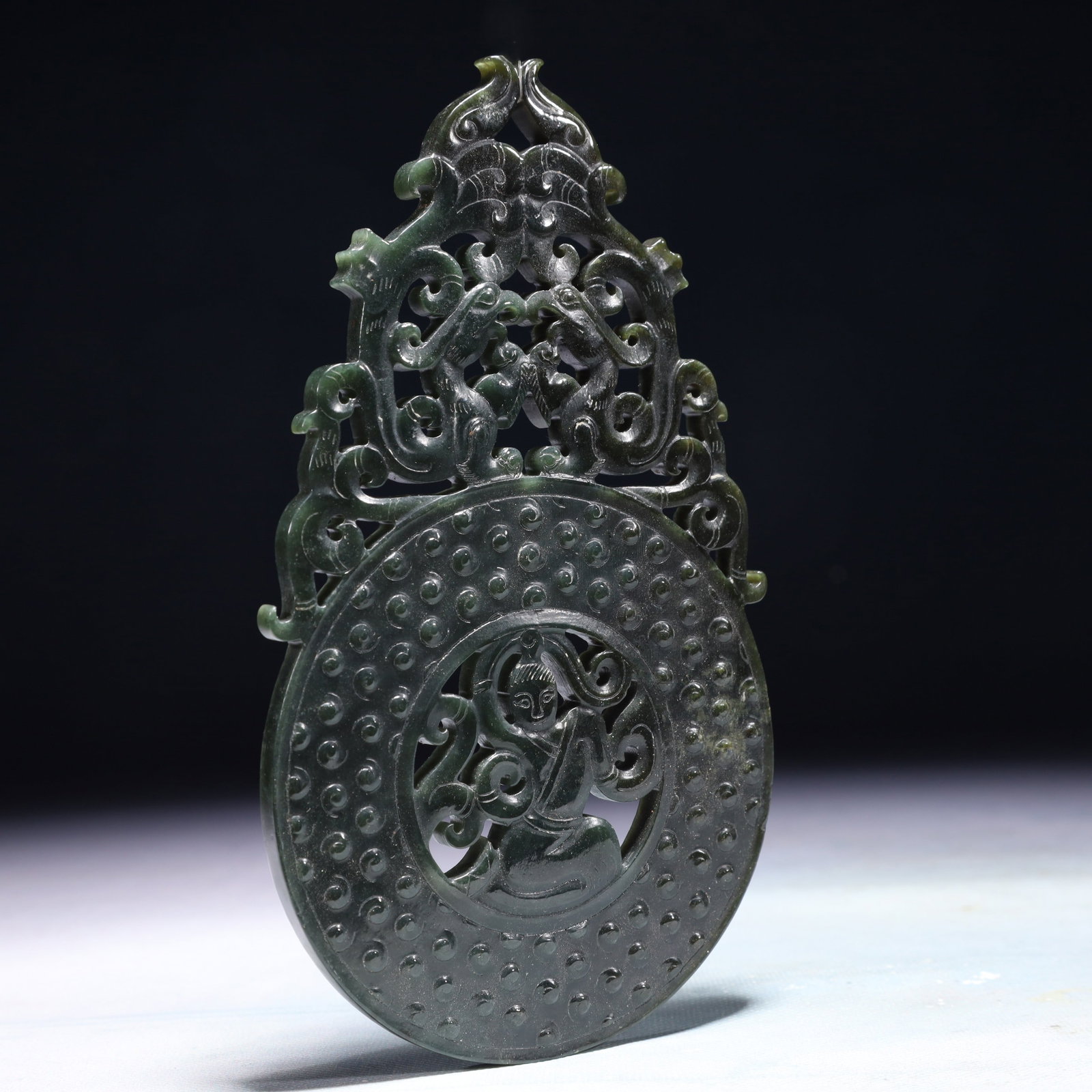 An Exquisite Jasper Figure Pattern Pendant - 5